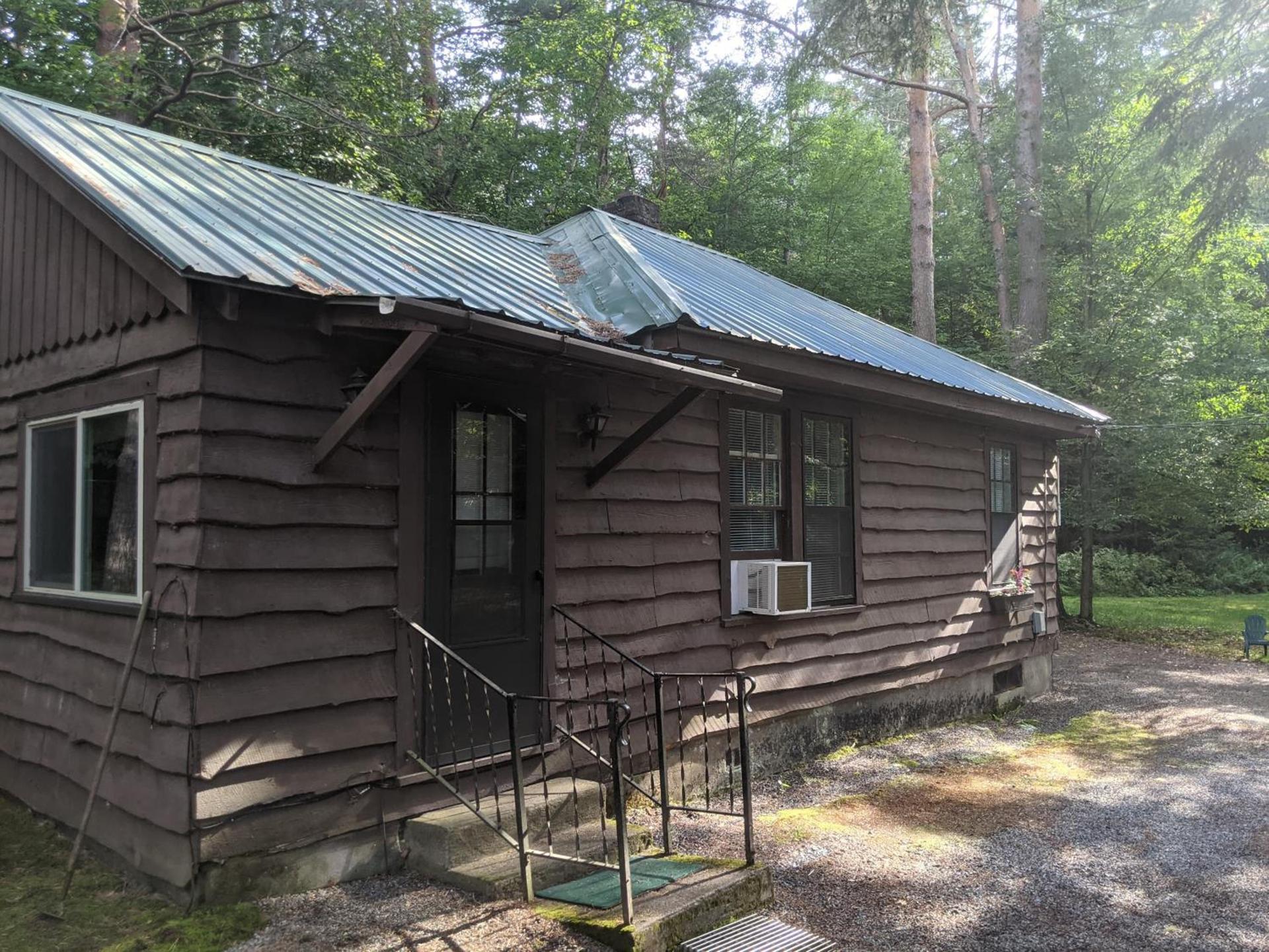 Moreno's Adirondack Cabins photo 7