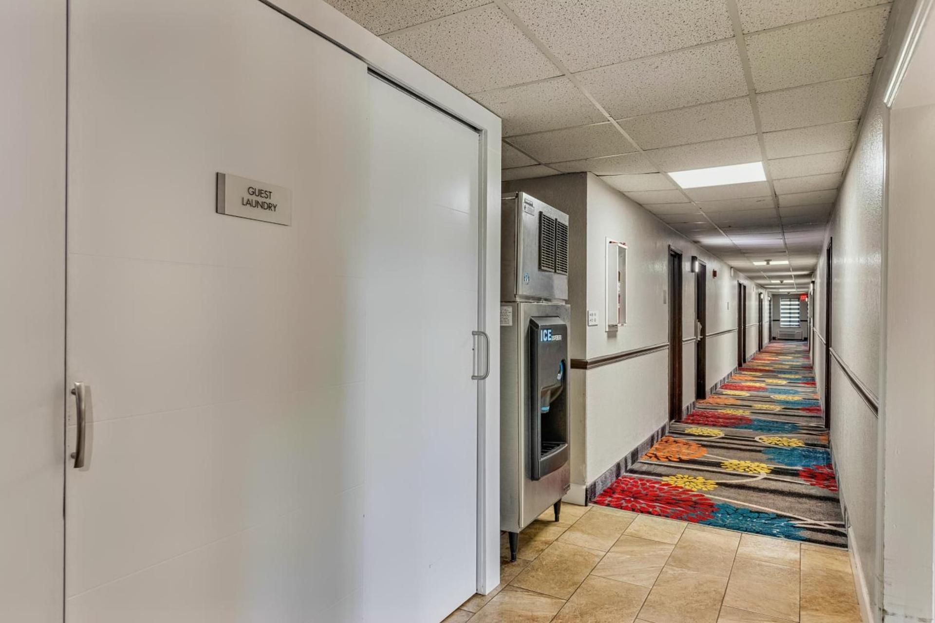 Days Inn by Wyndham Savannah Gateway I-95 photo 42