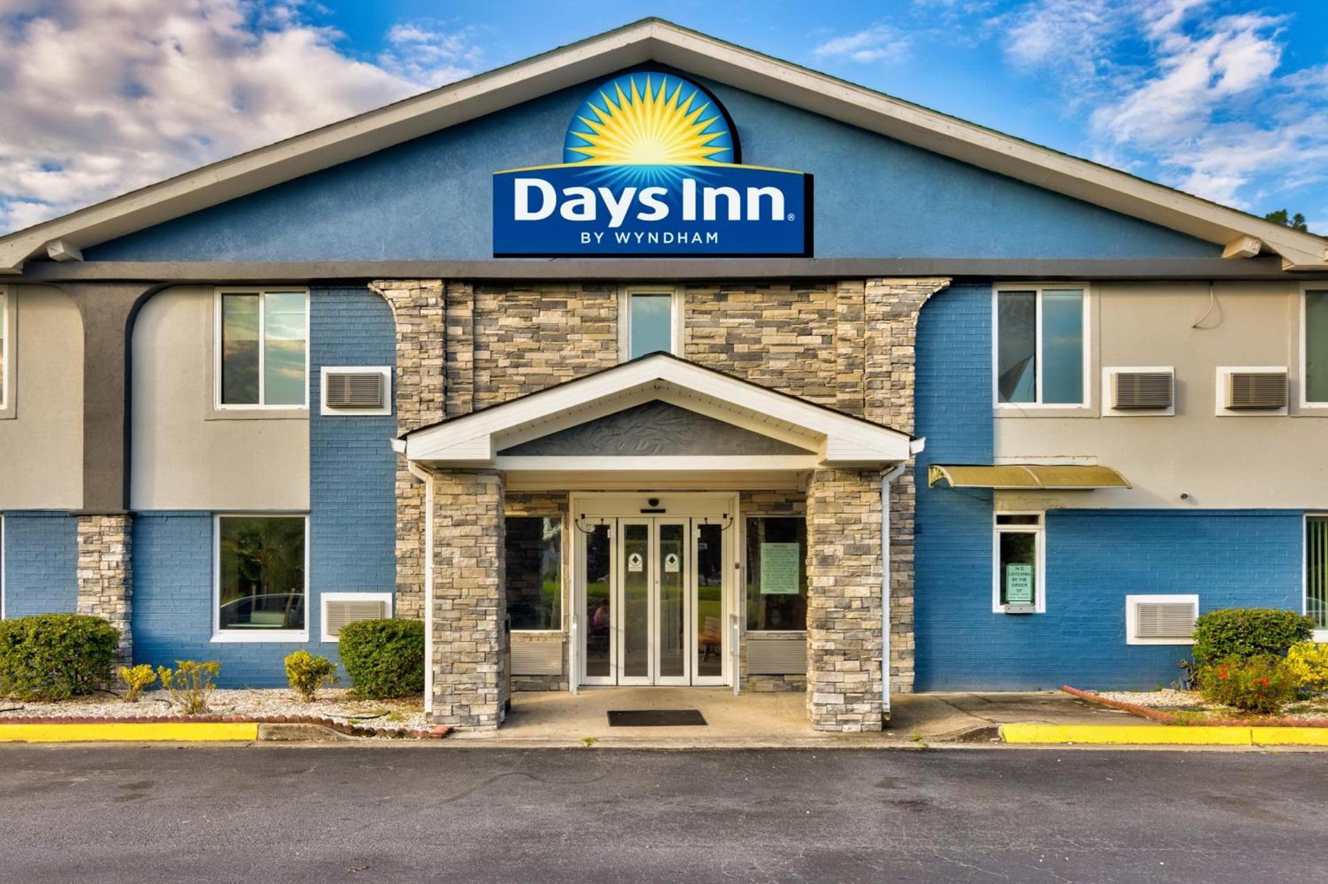 Days Inn by Wyndham Savannah Gateway I-95 photo 45