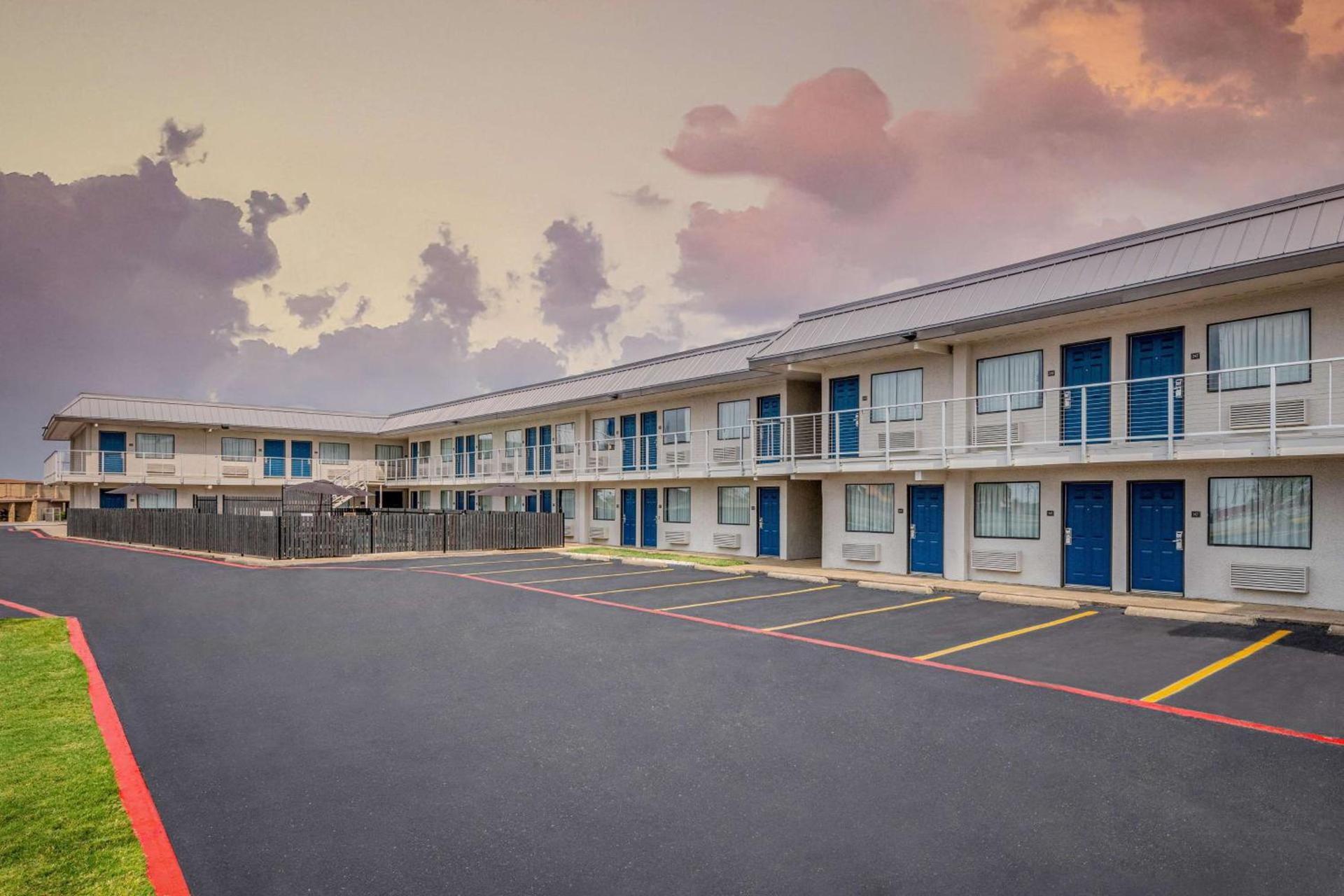 Motel 6-Euless, TX - Dallas photo 3