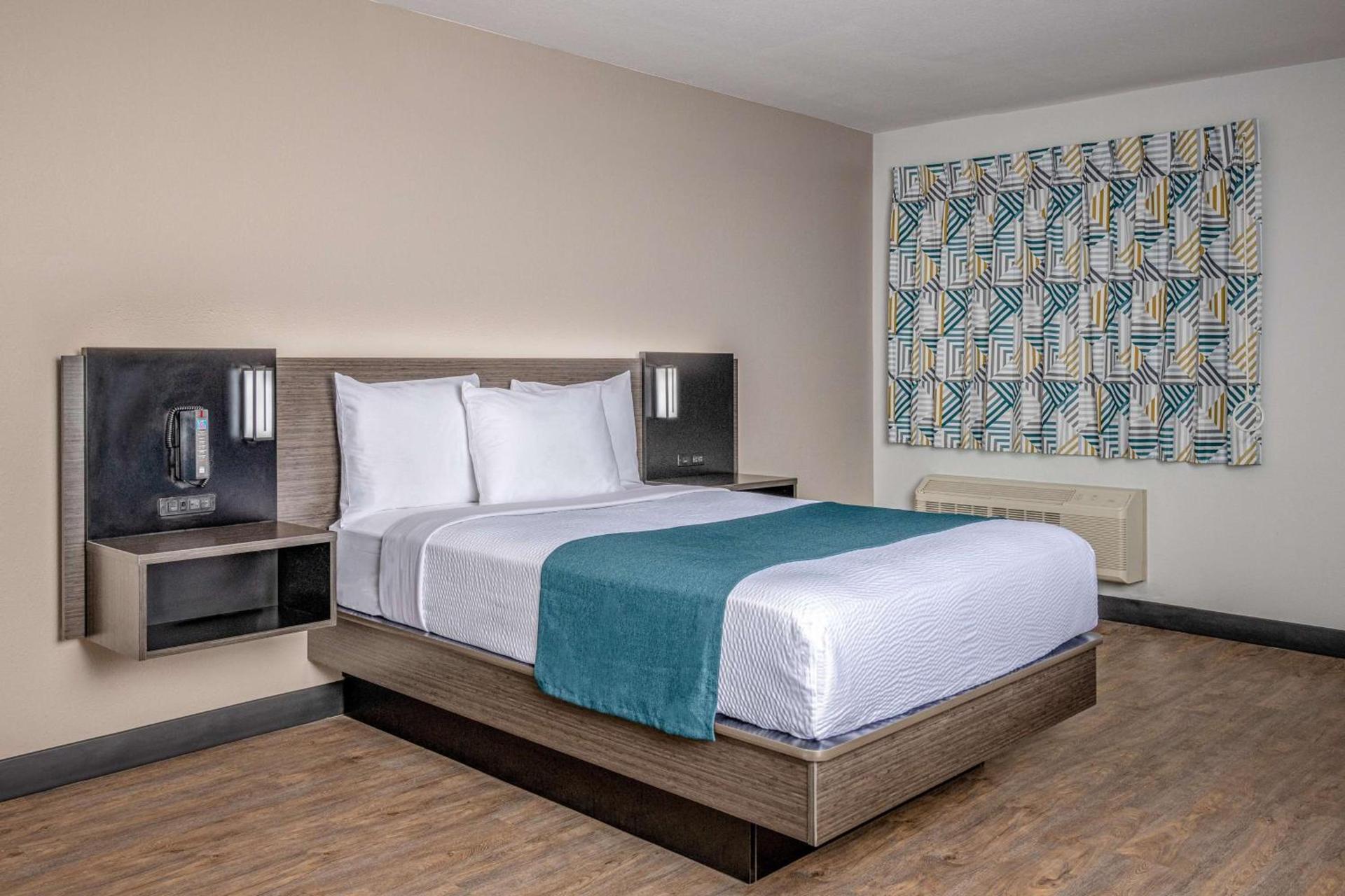 Motel 6-Euless, TX - Dallas photo 11