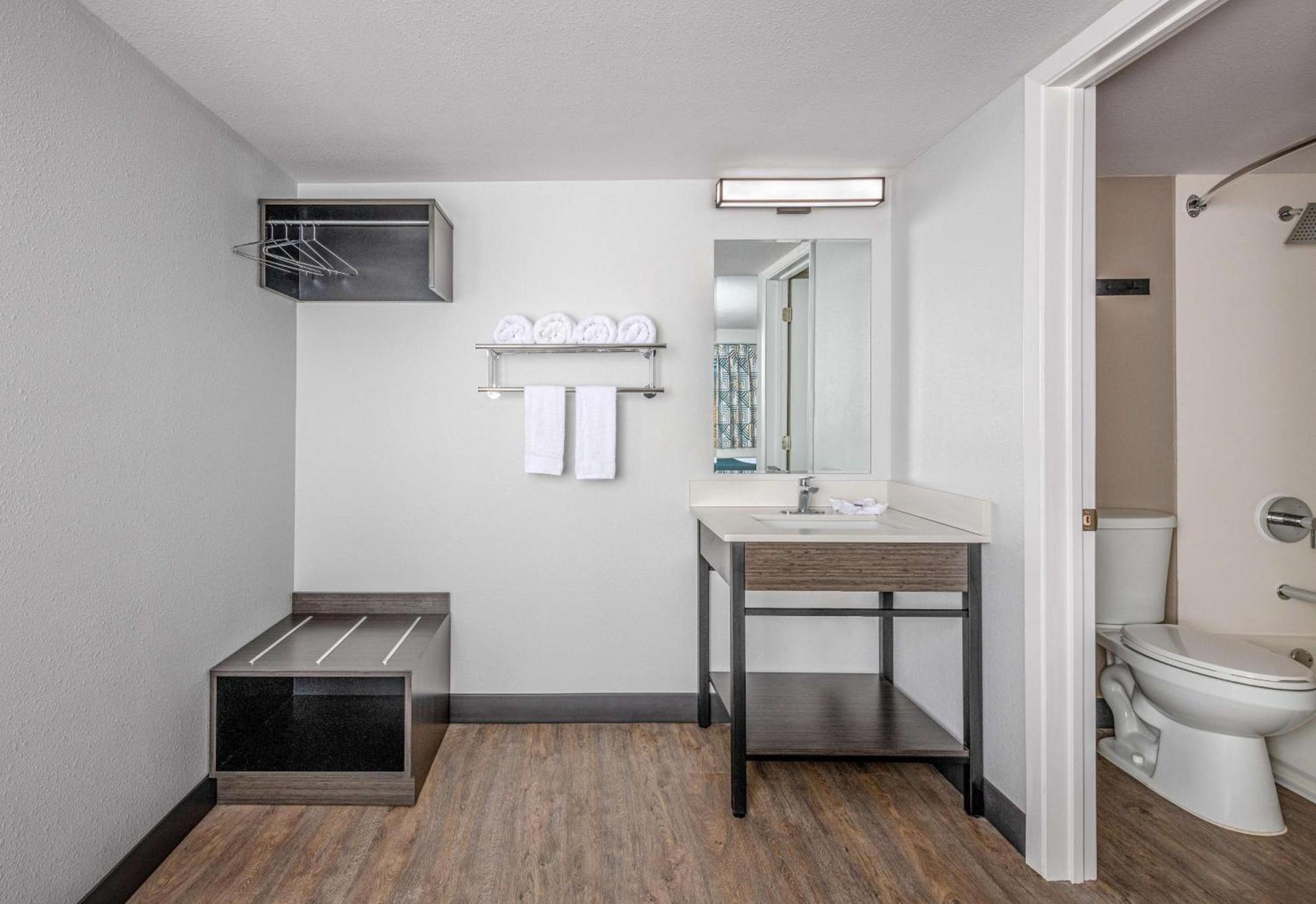 Motel 6-Euless, TX - Dallas photo 19