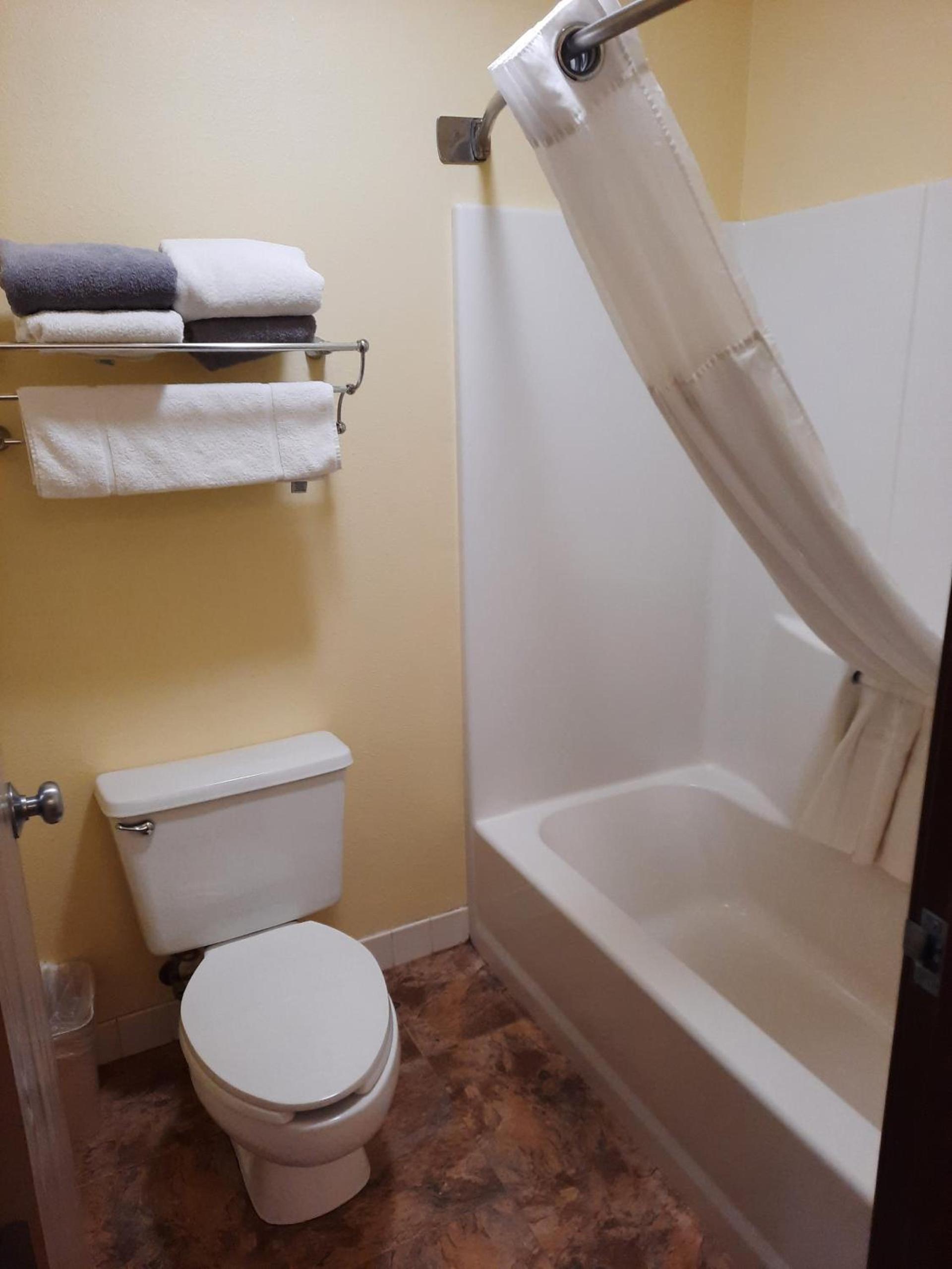 Horse Creek Inn photo 44