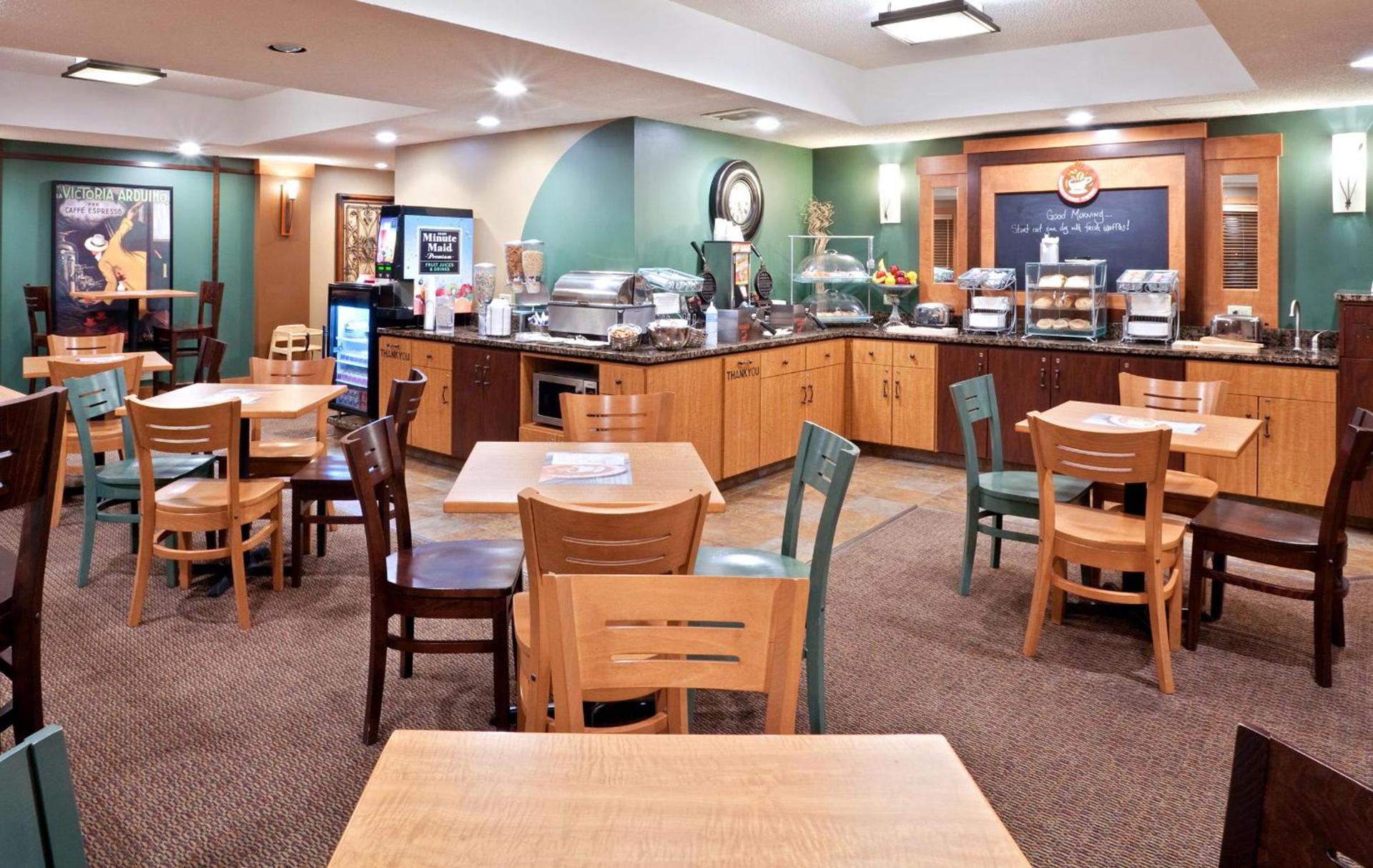 AmericInn by Wyndham Chanhassen photo 26