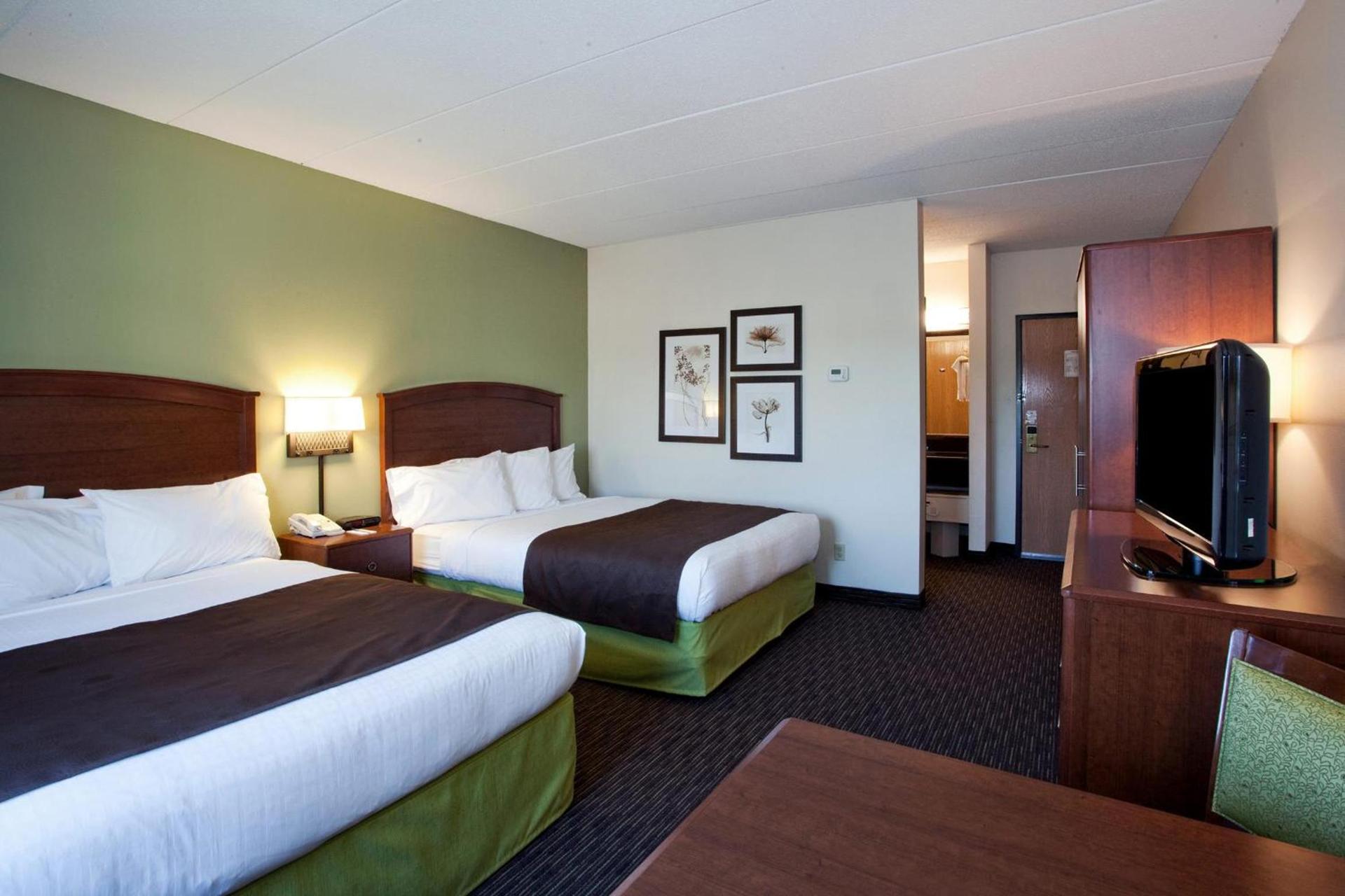 AmericInn by Wyndham Chanhassen photo 38
