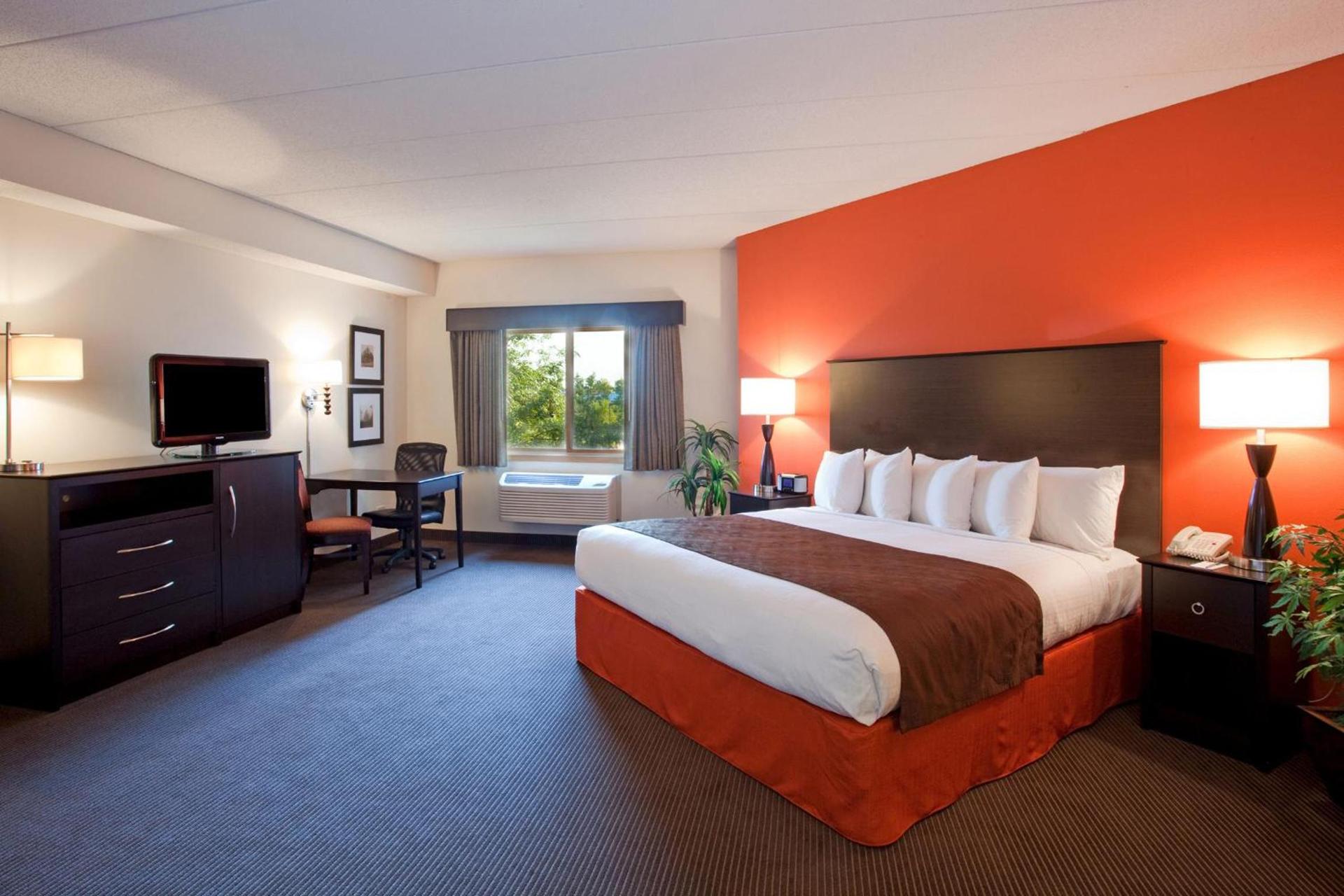AmericInn by Wyndham Chanhassen photo 37