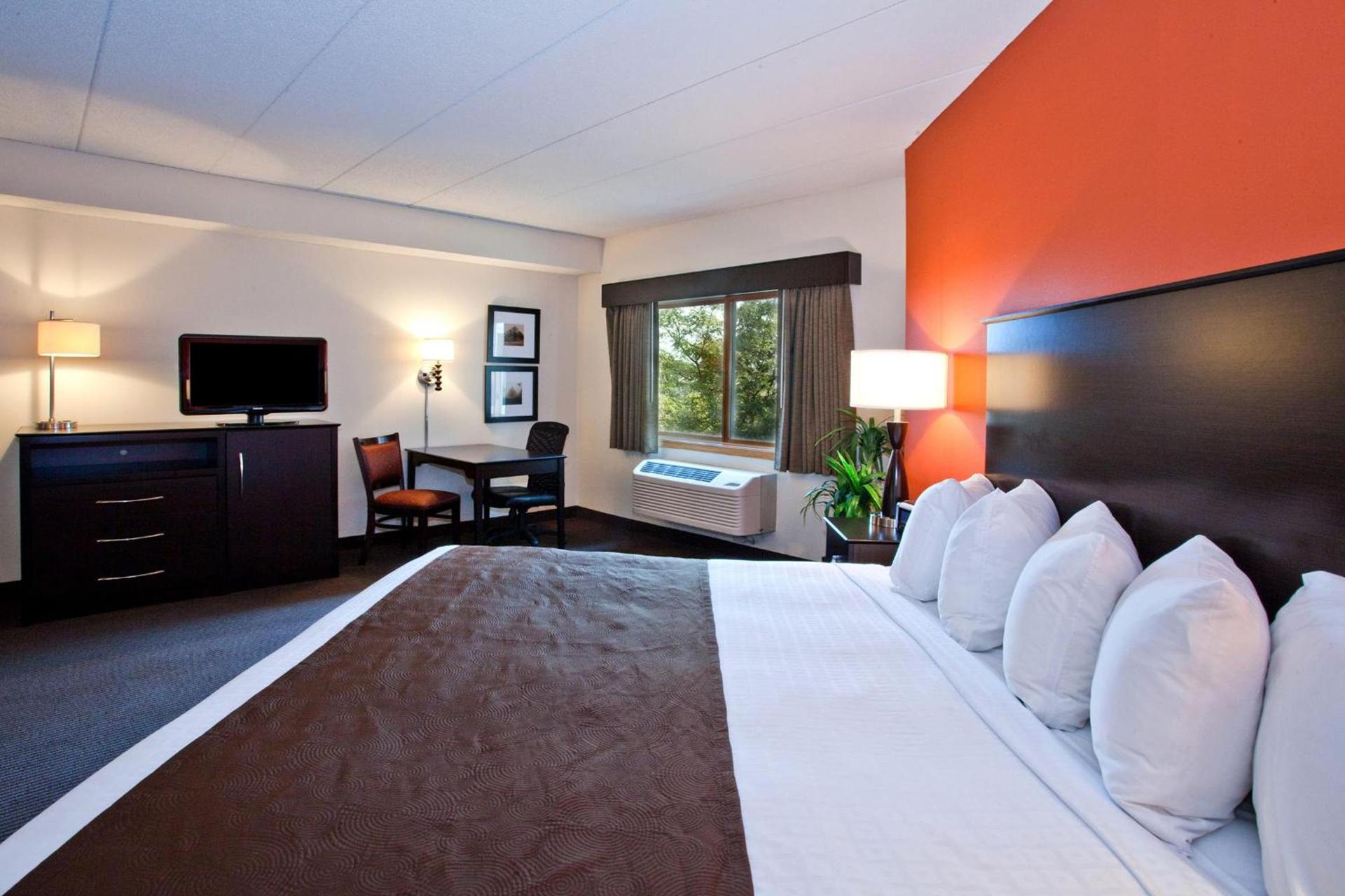 AmericInn by Wyndham Chanhassen photo 36