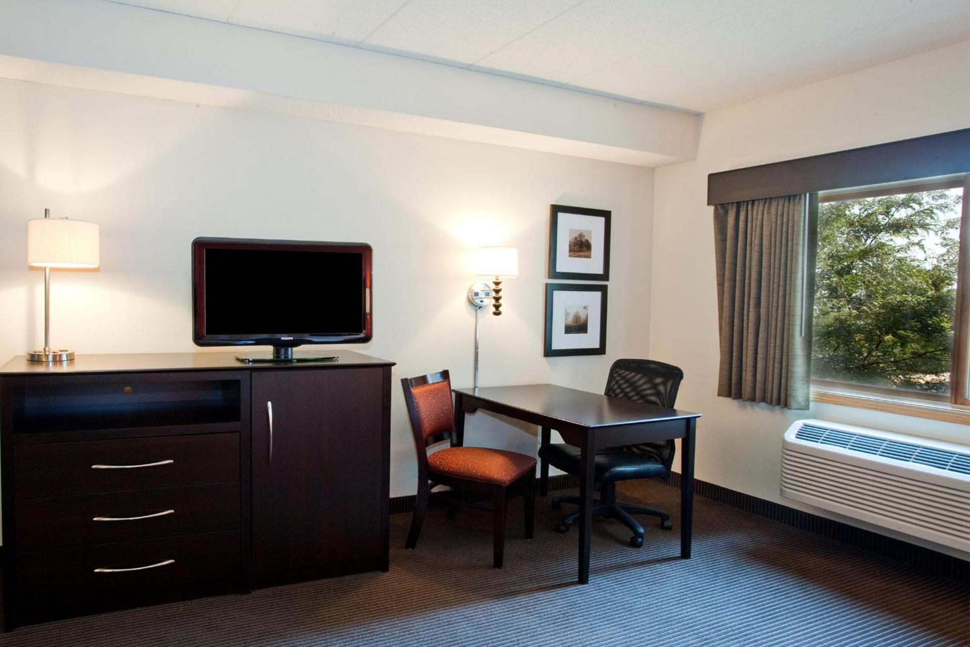 AmericInn by Wyndham Chanhassen photo 43