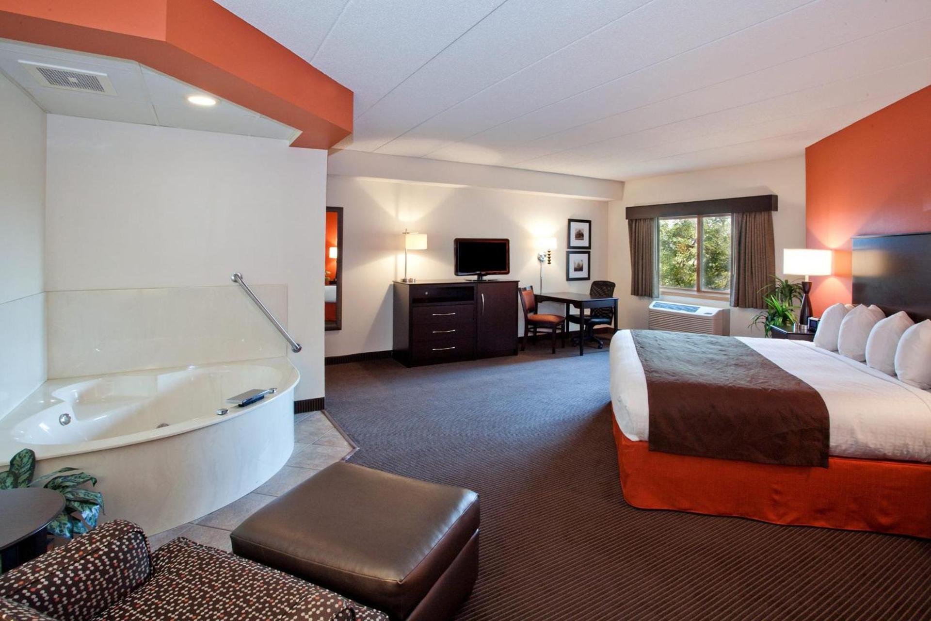 AmericInn by Wyndham Chanhassen photo 42
