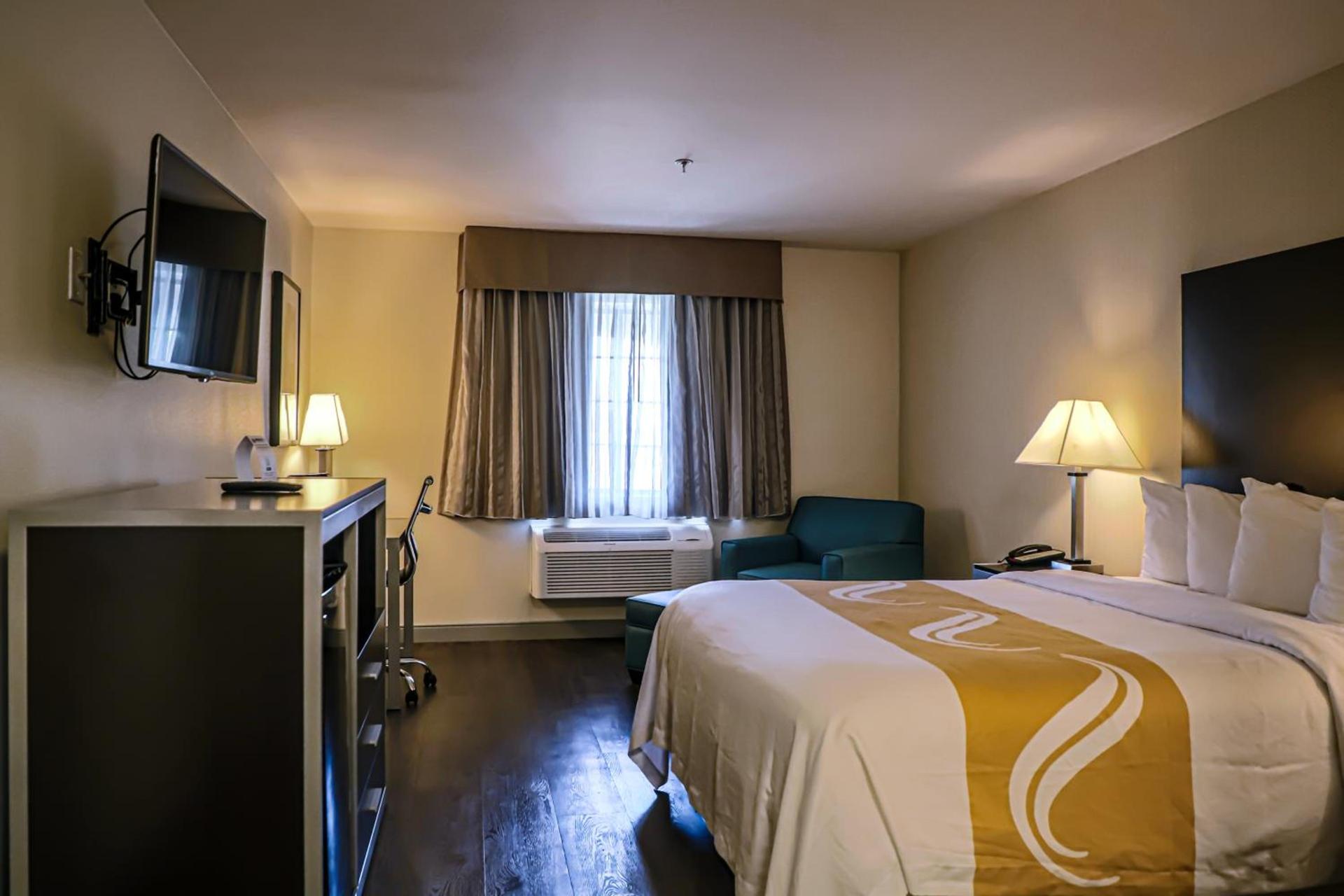Quality Inn & Suites Camarillo-Oxnard photo 46