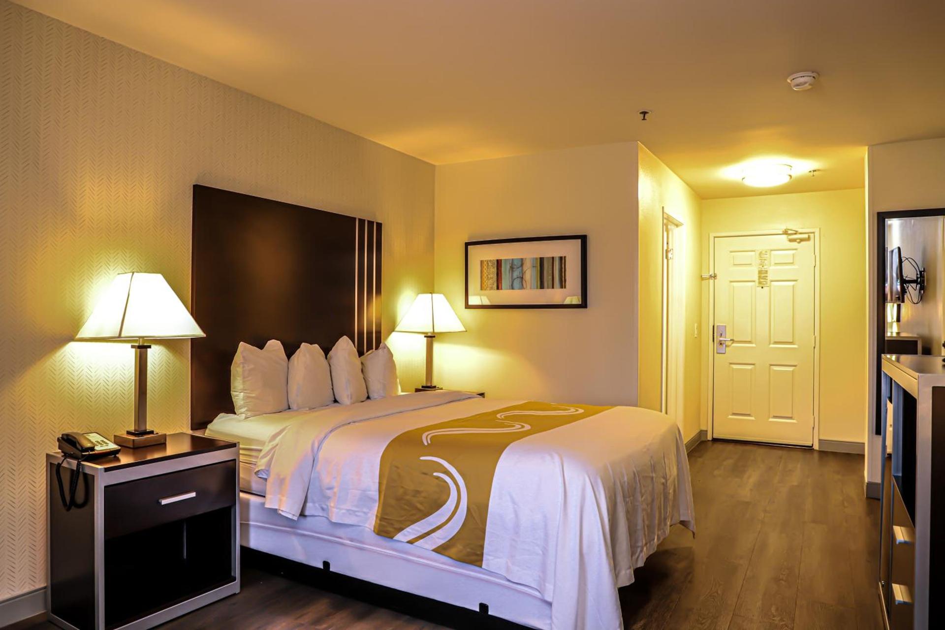 Quality Inn & Suites Camarillo-Oxnard photo 41