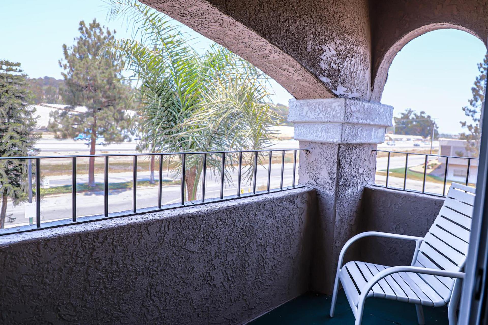 Quality Inn & Suites Camarillo-Oxnard photo 49
