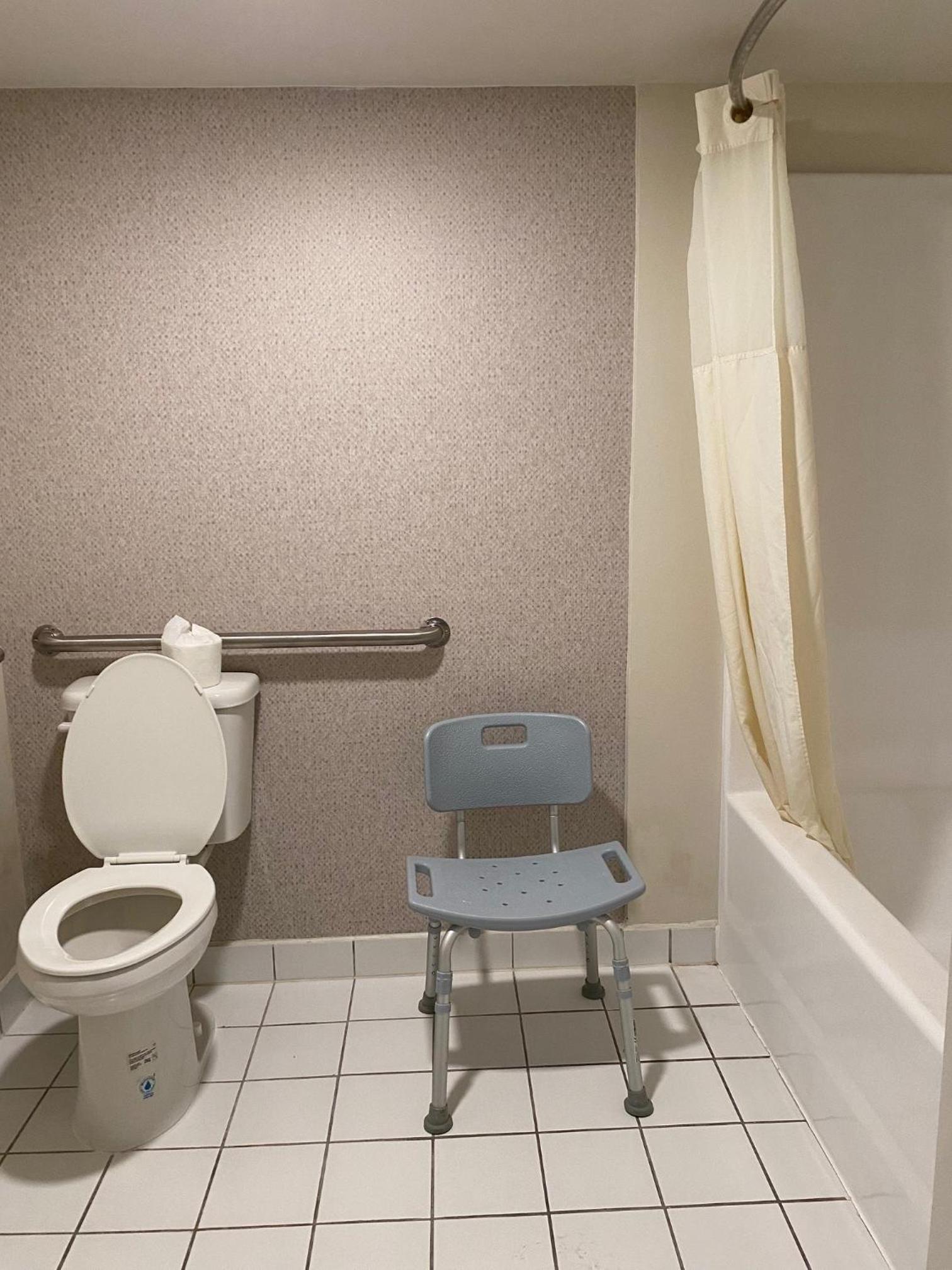 Quality Inn & Suites Camarillo-Oxnard photo 53