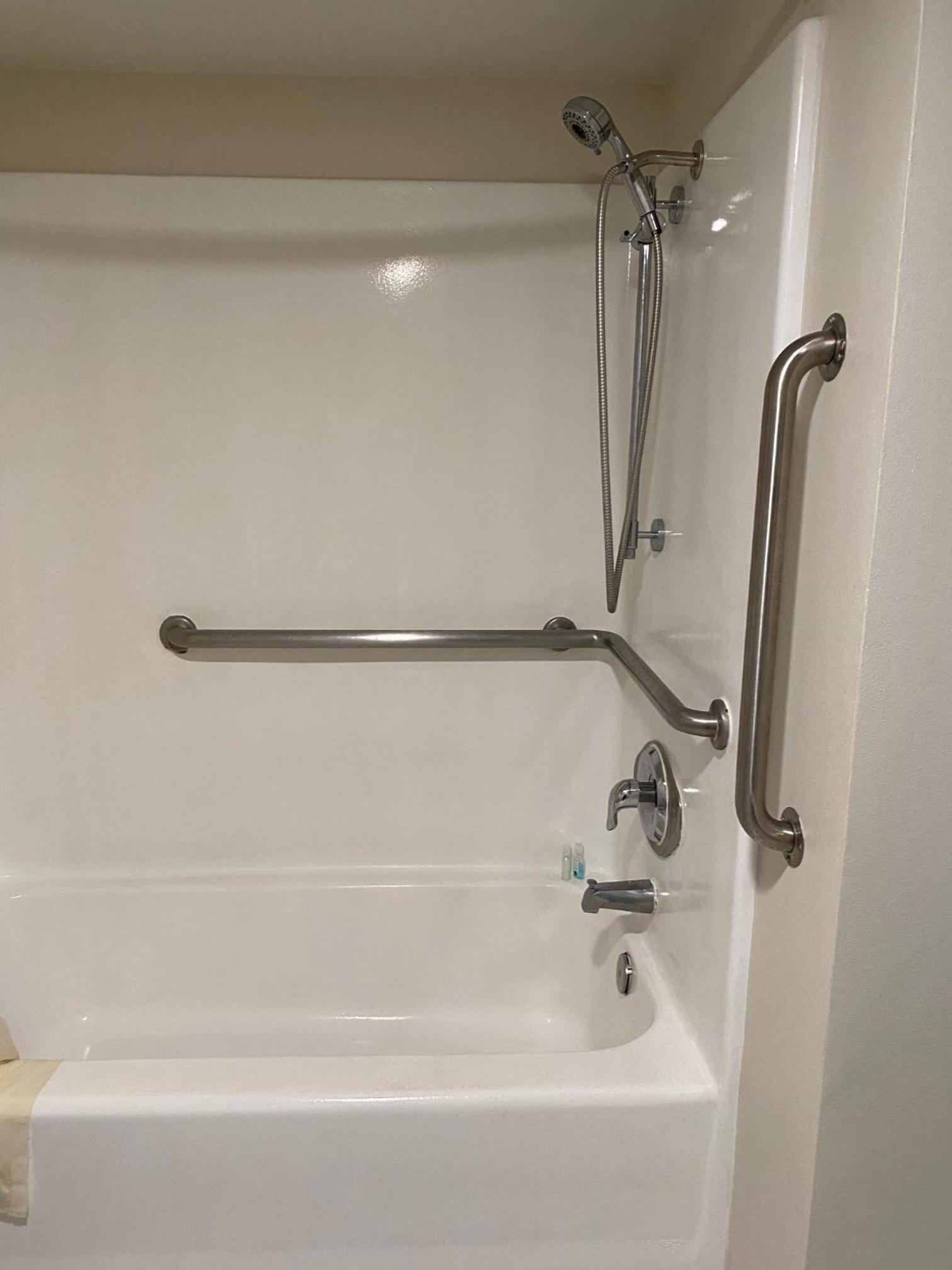 Quality Inn & Suites Camarillo-Oxnard photo 54