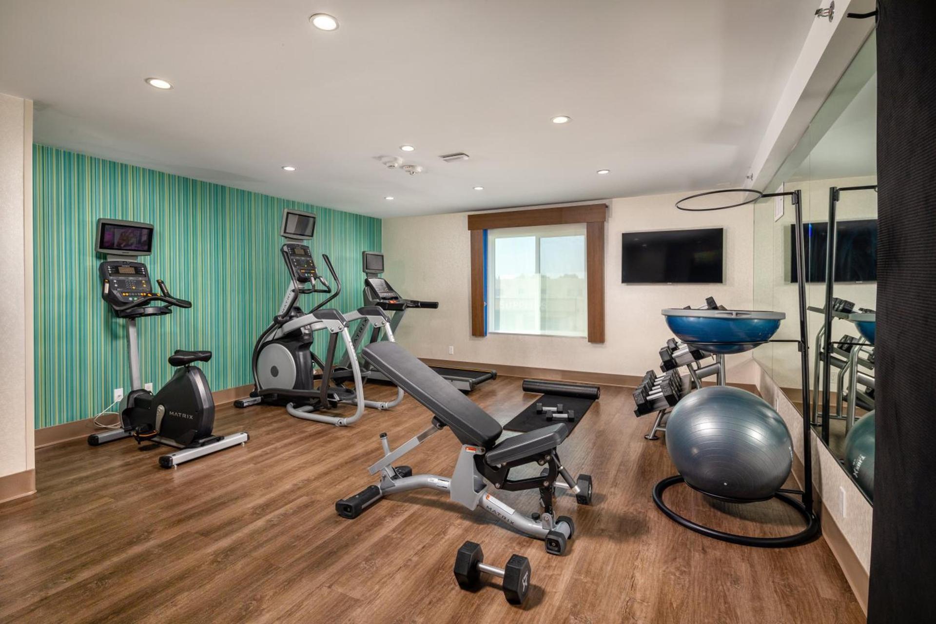 Holiday Inn Express & Suites Chatsworth by IHG photo 19