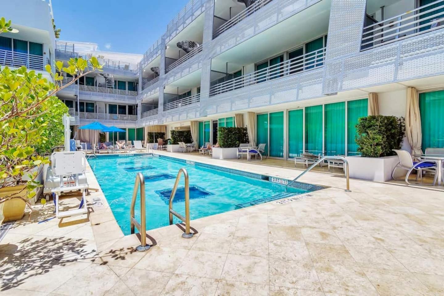 Boutique Suites 3 min walk to beach photo 3