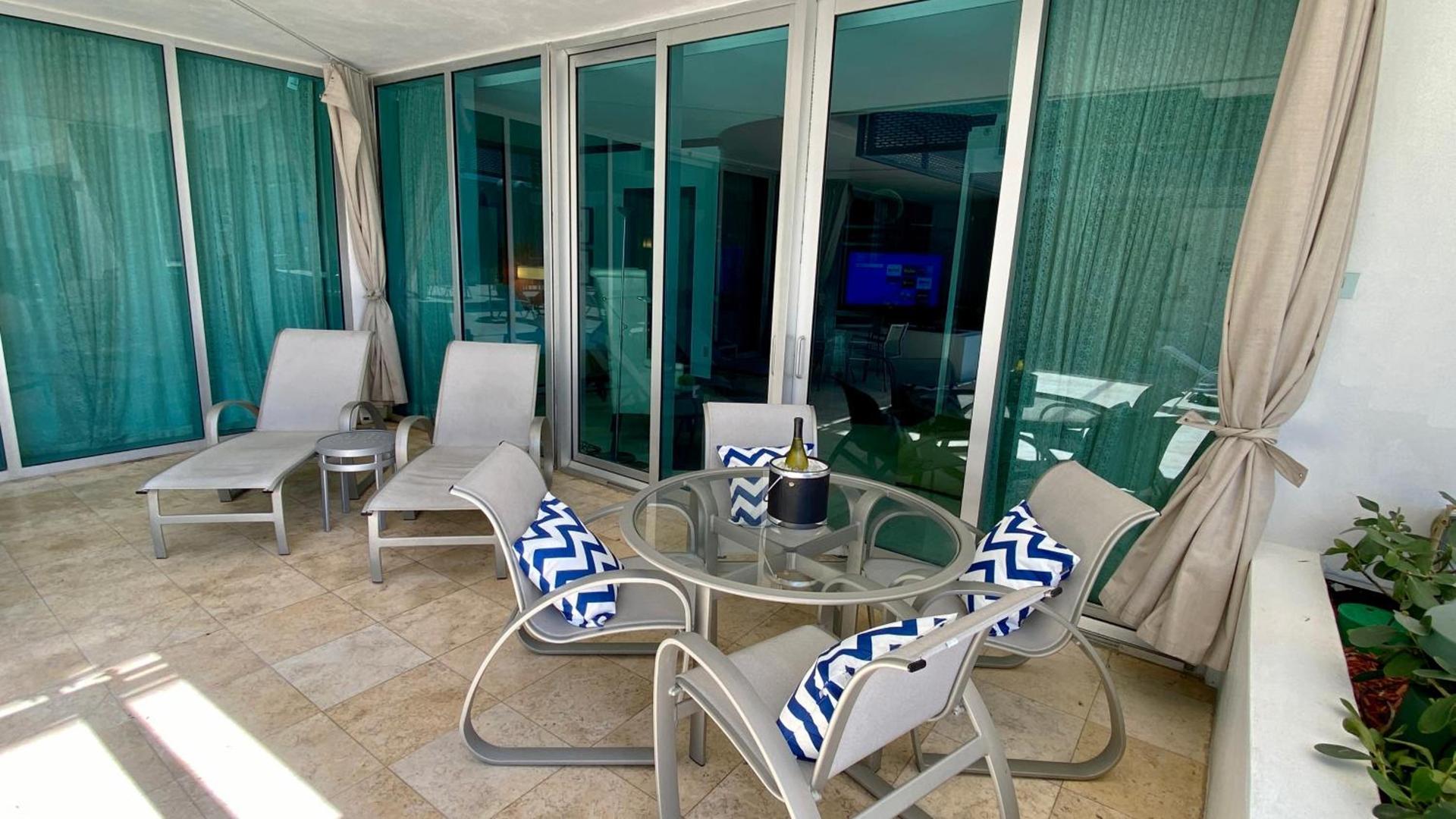 Boutique Suites 3 min walk to beach photo 14