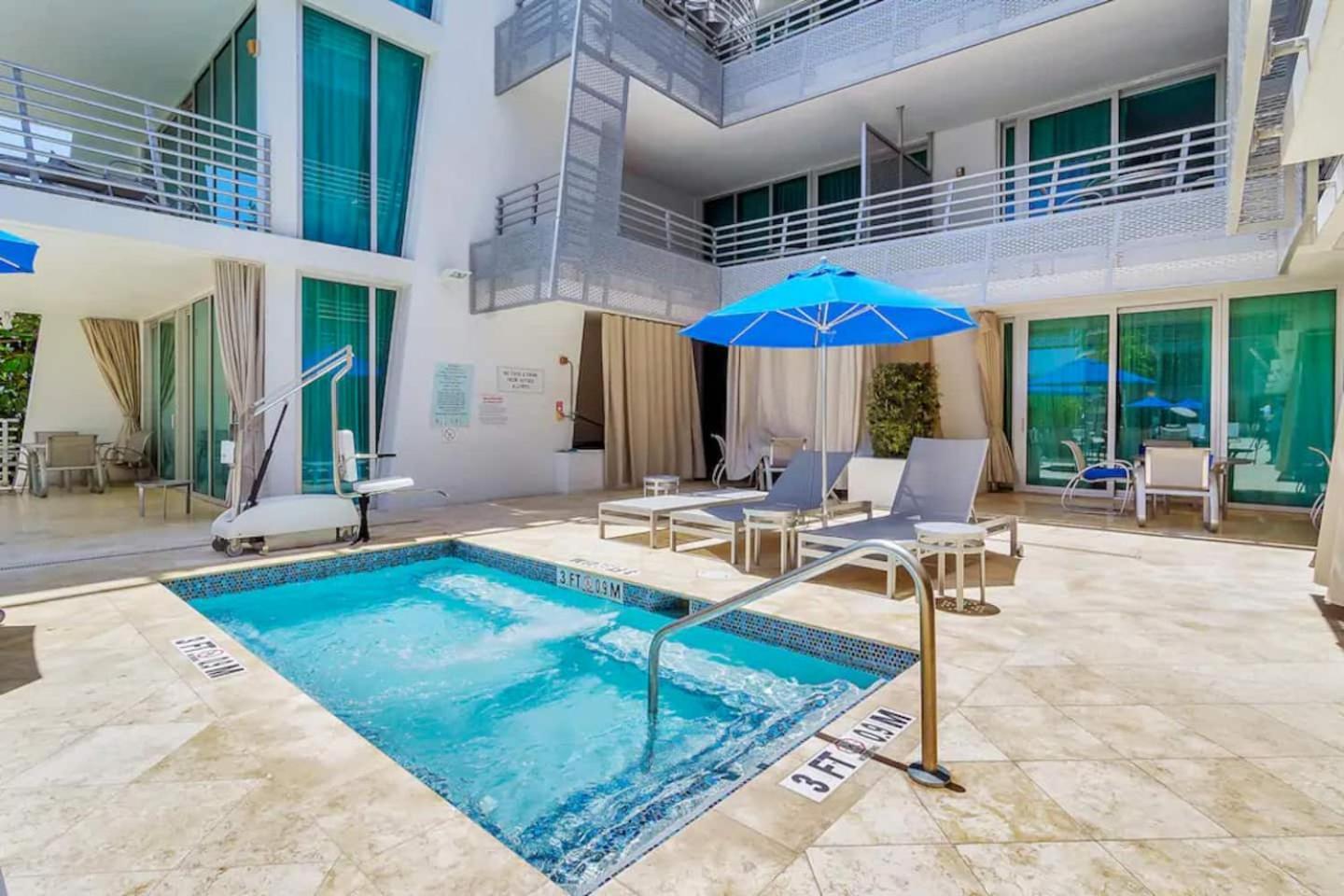 Boutique Suites 3 min walk to beach photo 5