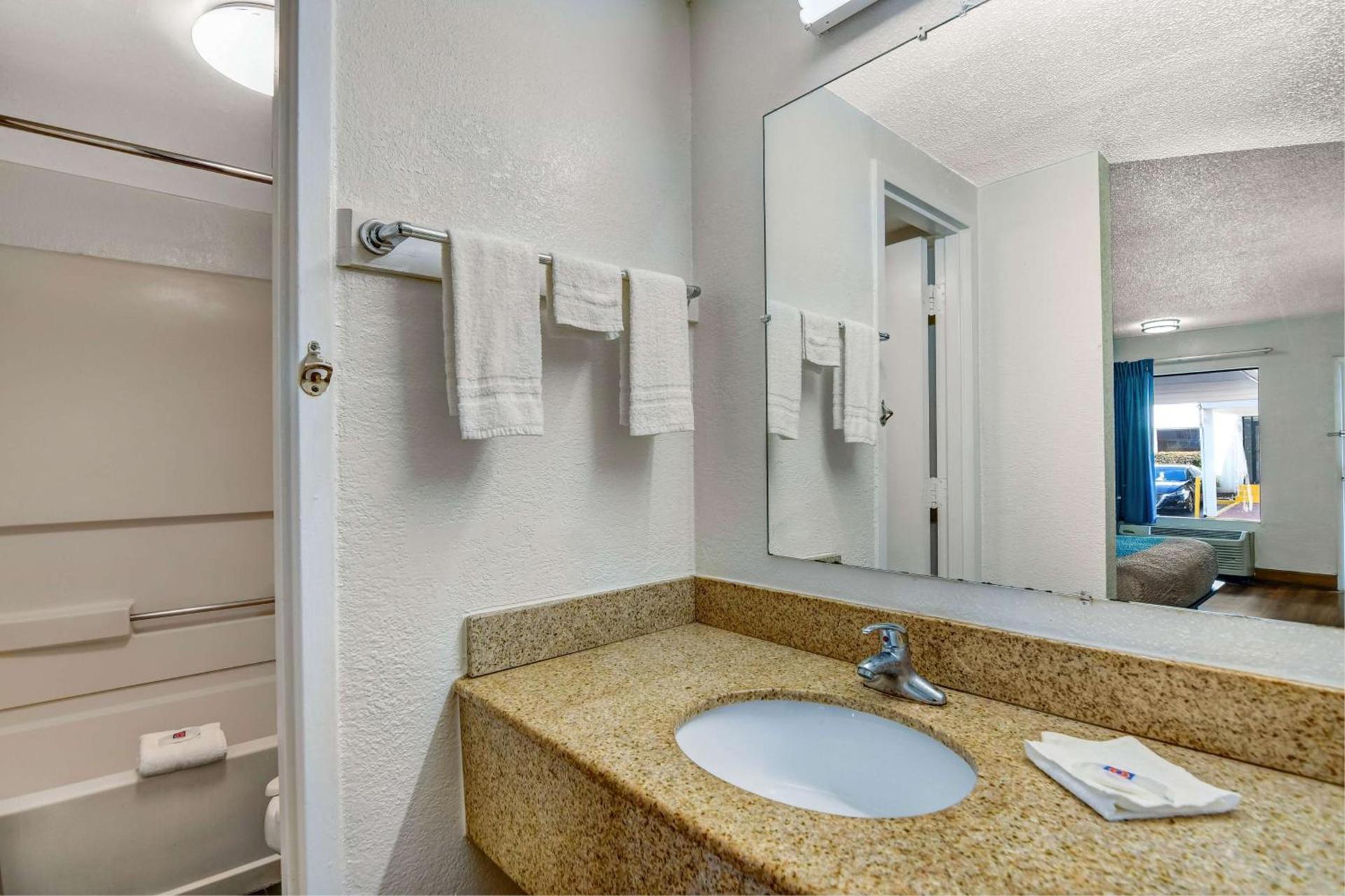 Motel 6-Atlanta, GA photo 21