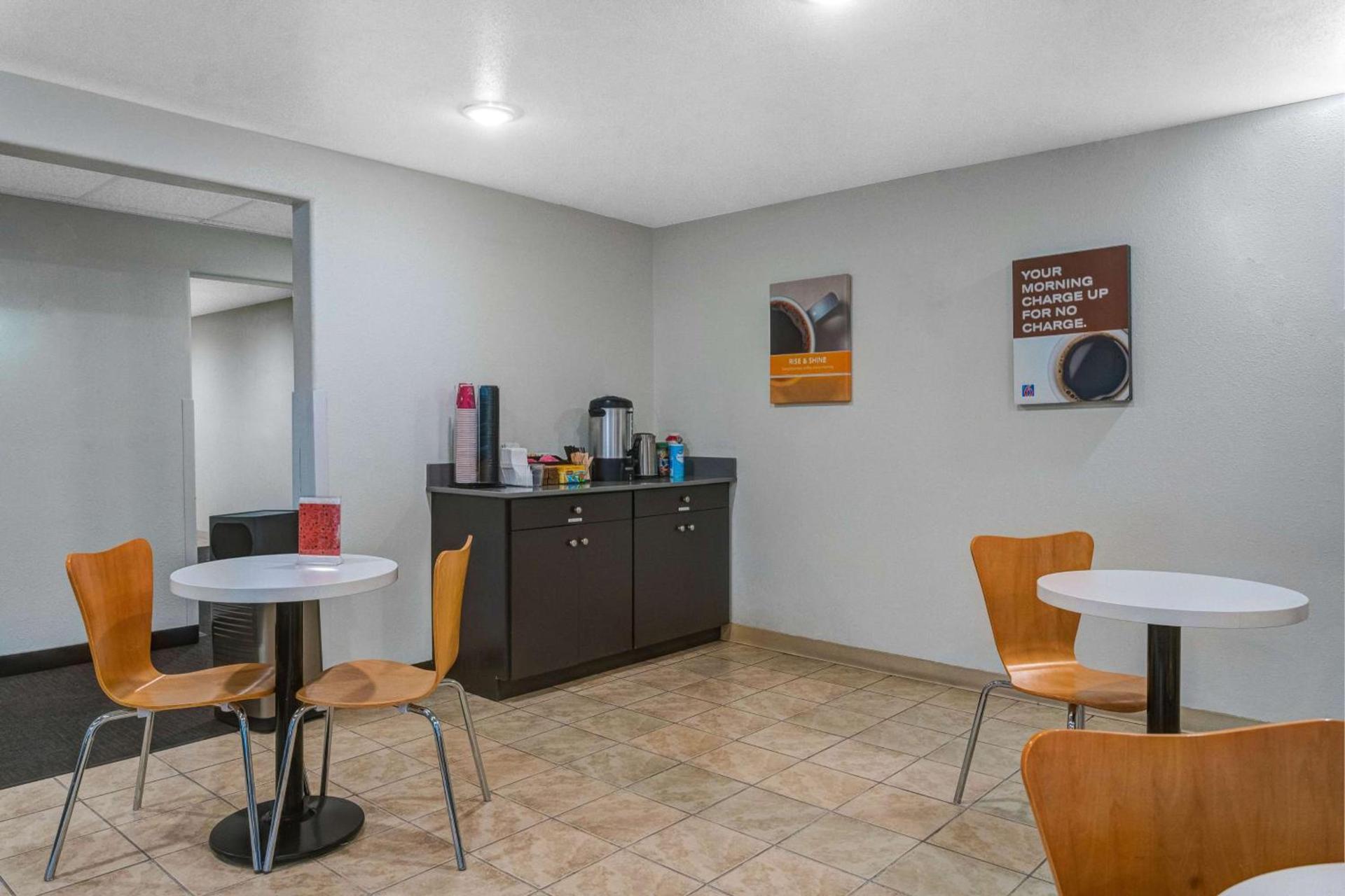 Motel 6-Idaho Falls, ID - Snake River photo 20