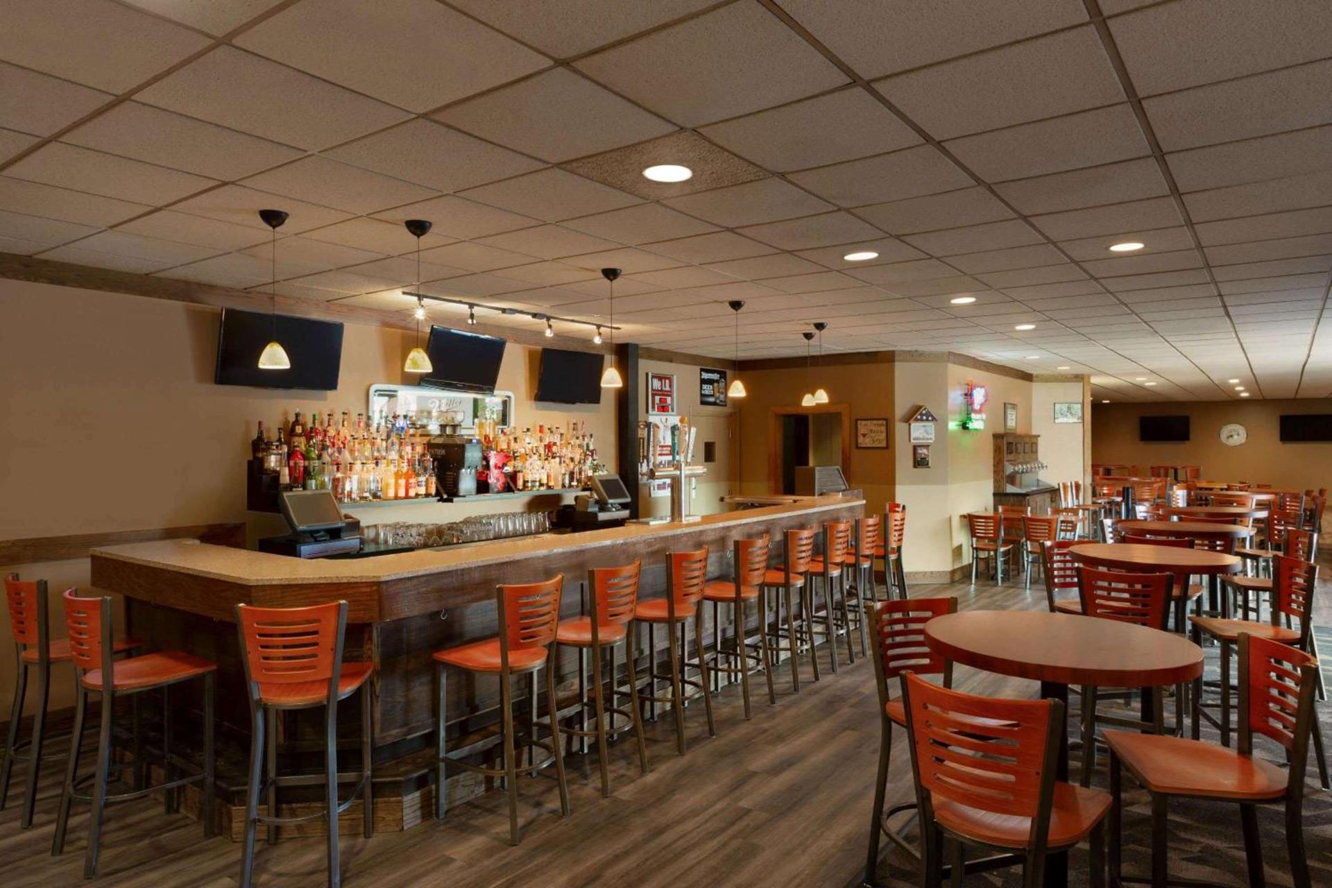 Ramada by Wyndham Fargo photo 22