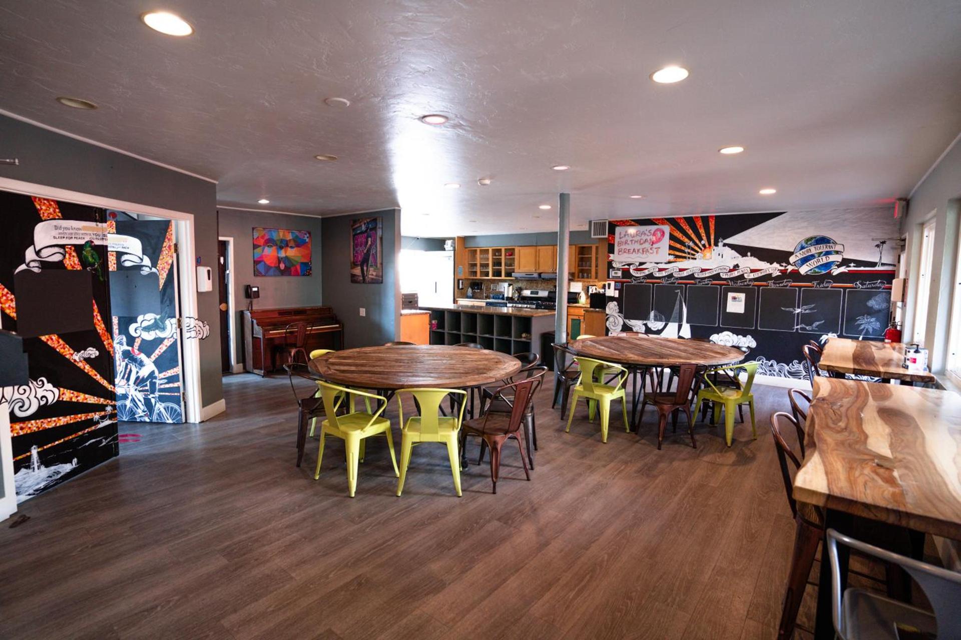 California Dreams Hostel - Ocean Beach photo 2