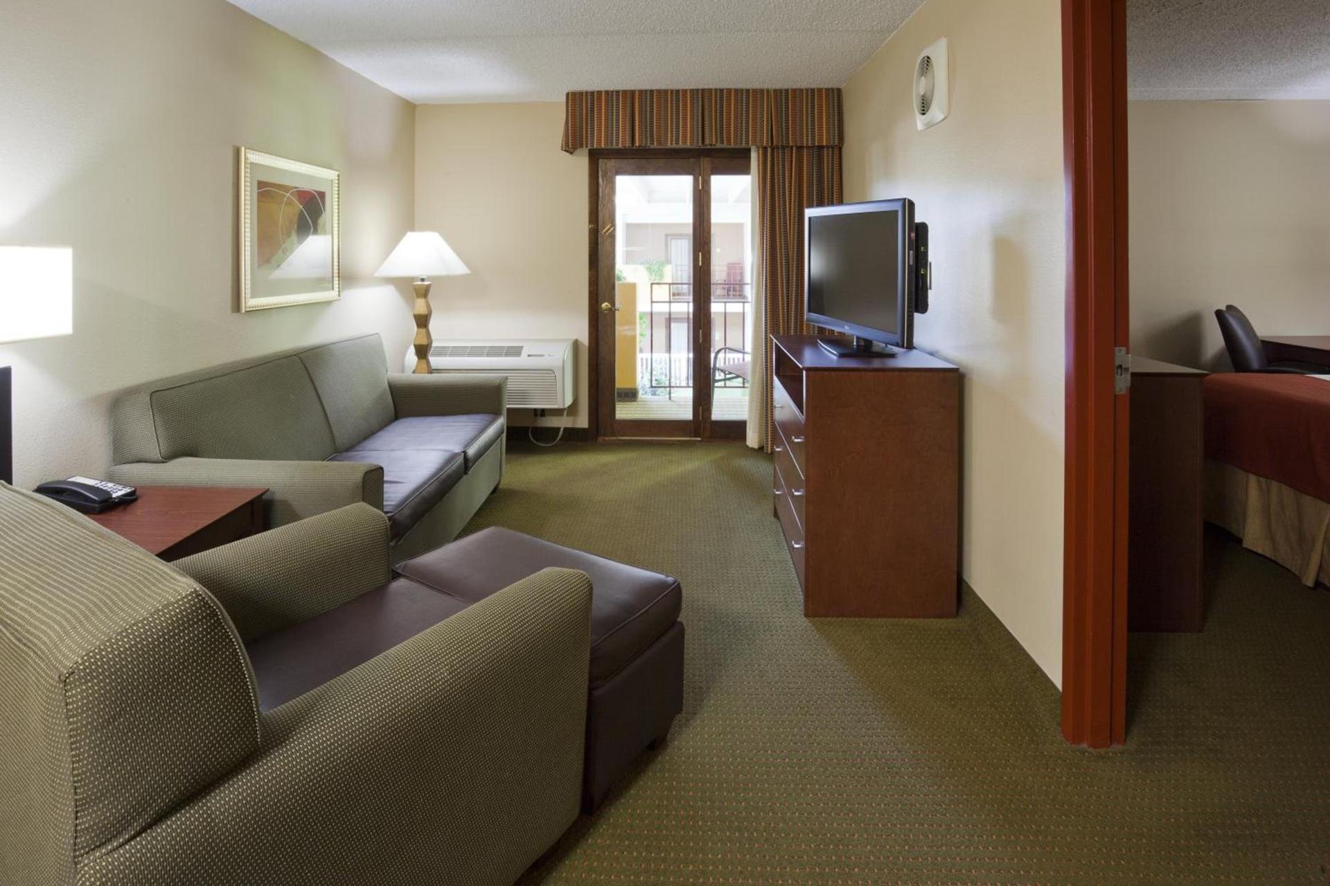 DoubleTree by Hilton Austin, MN photo 58
