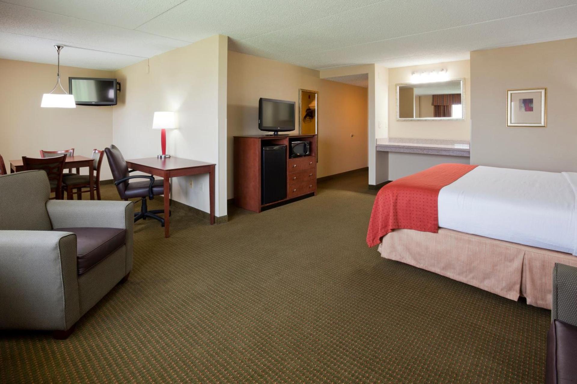 DoubleTree by Hilton Austin, MN photo 76