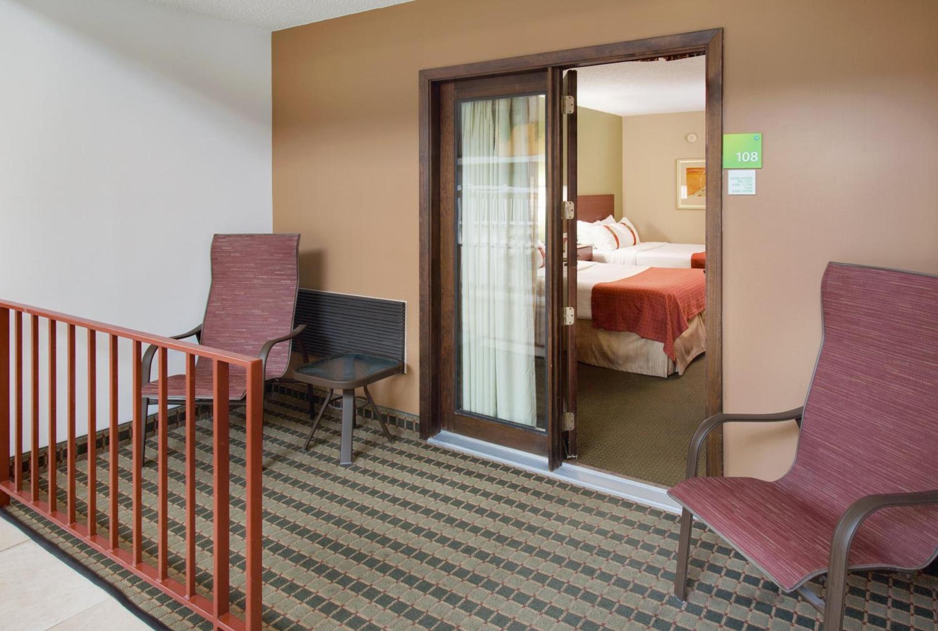 DoubleTree by Hilton Austin, MN photo 64