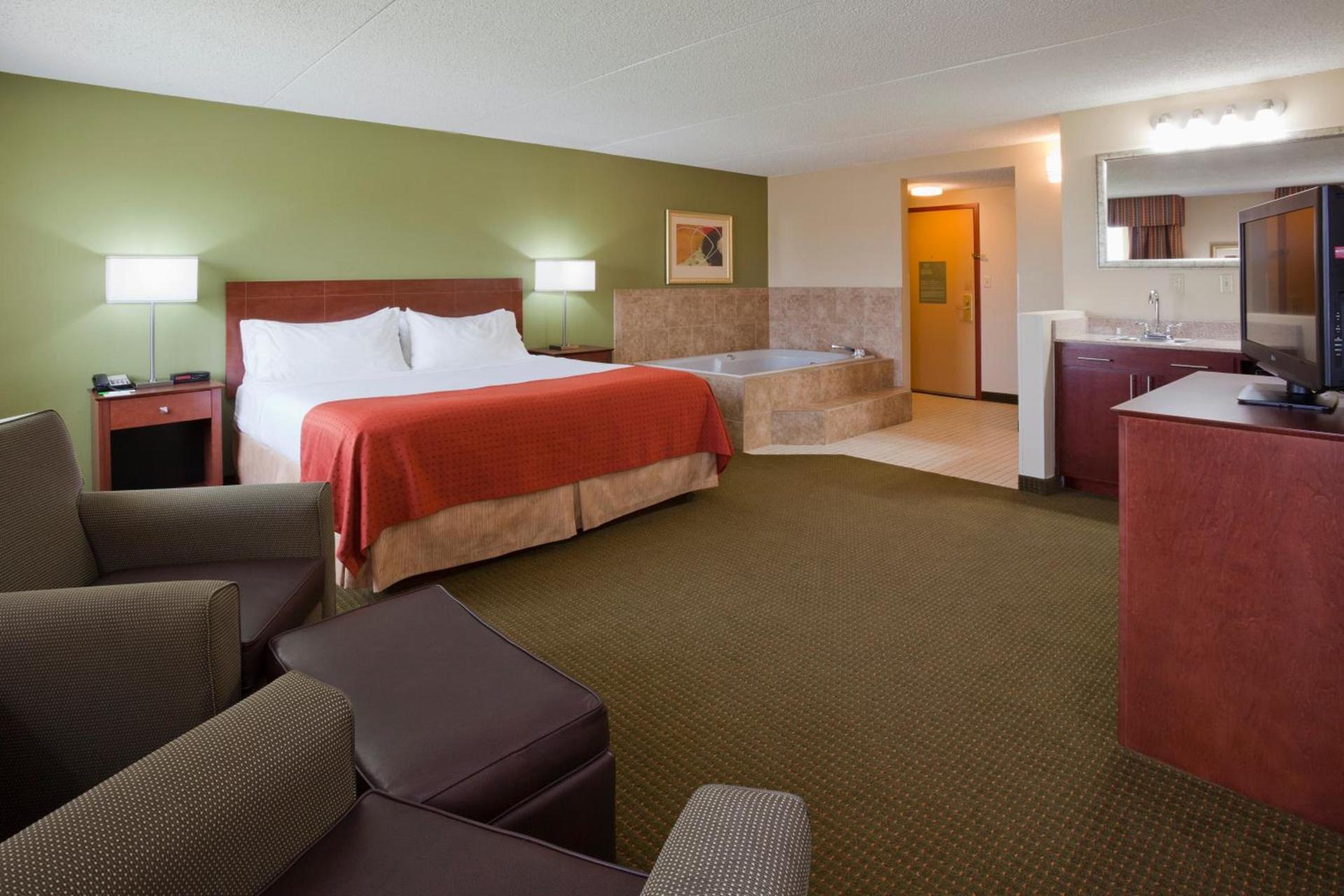 DoubleTree by Hilton Austin, MN photo 75