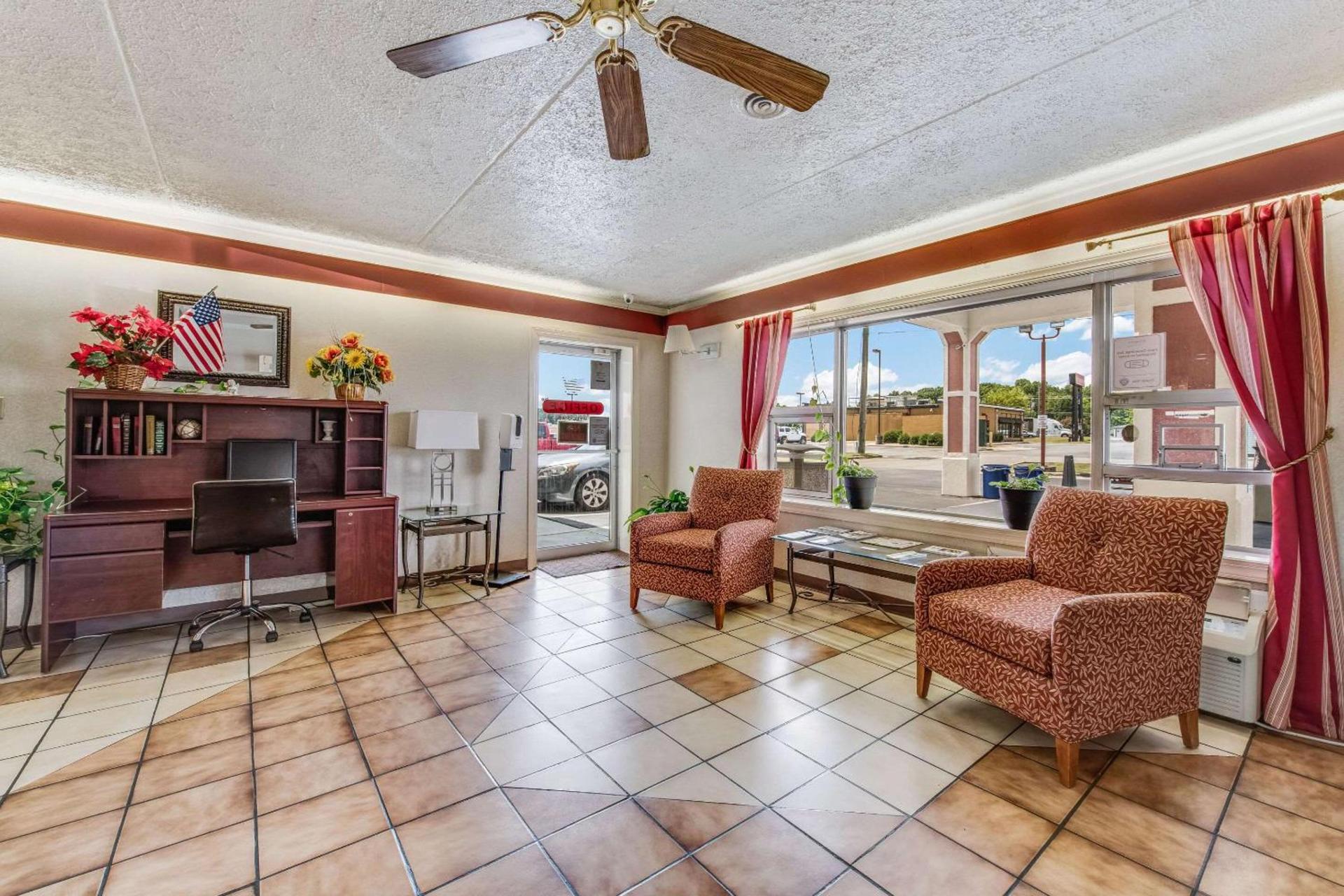 Econo Lodge Eden photo 6