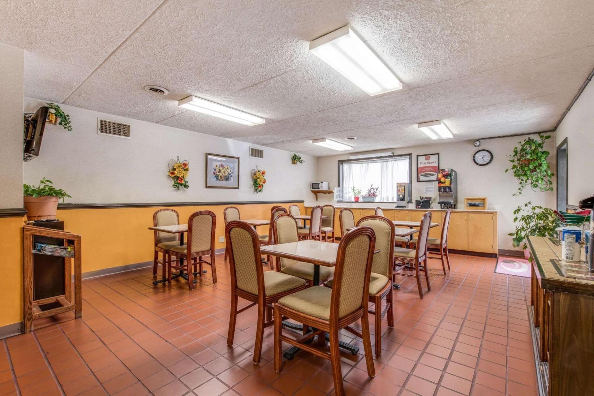 Econo Lodge Eden photo 22