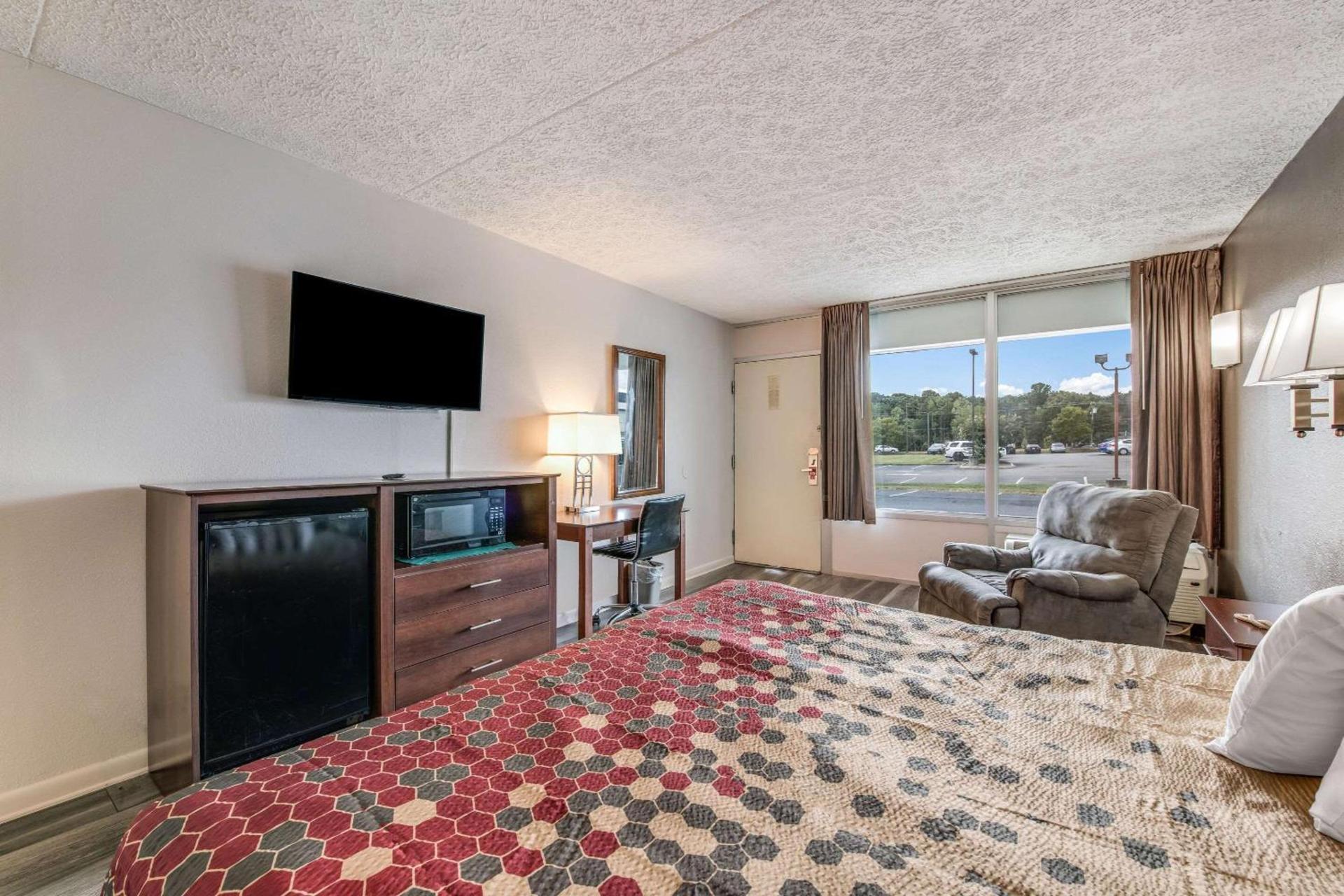 Econo Lodge Eden photo 17