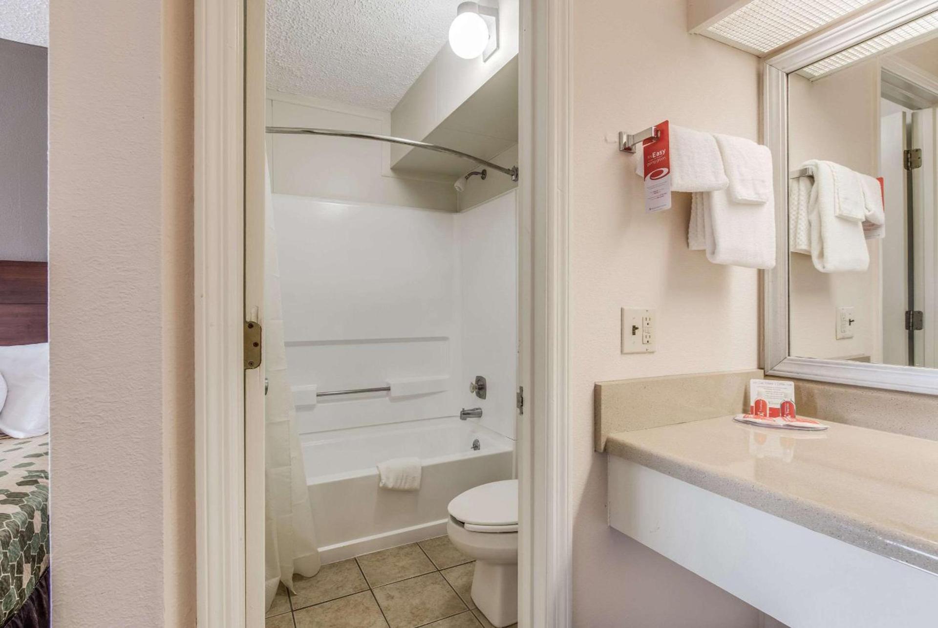 Econo Lodge Eden photo 19