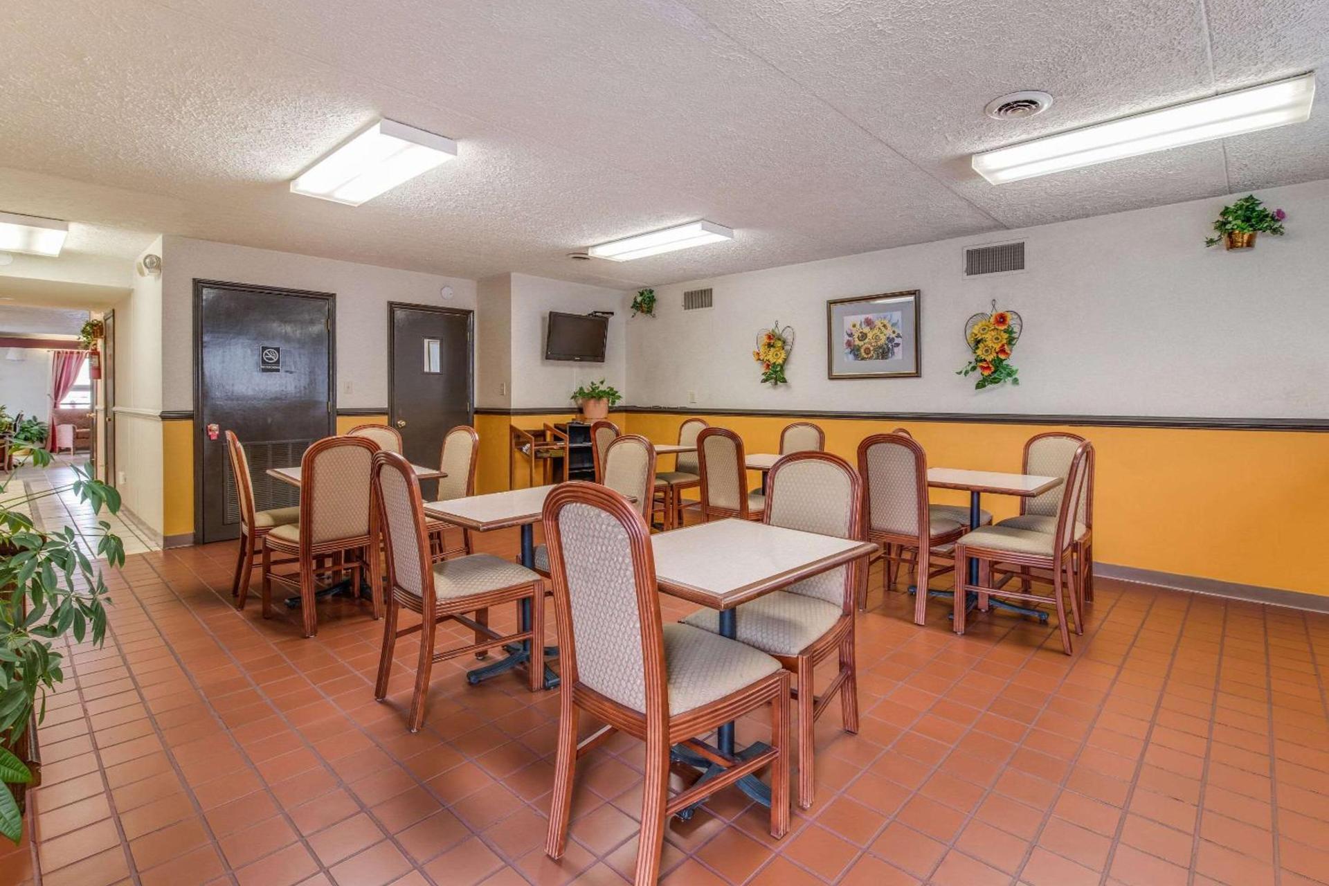 Econo Lodge Eden photo 7