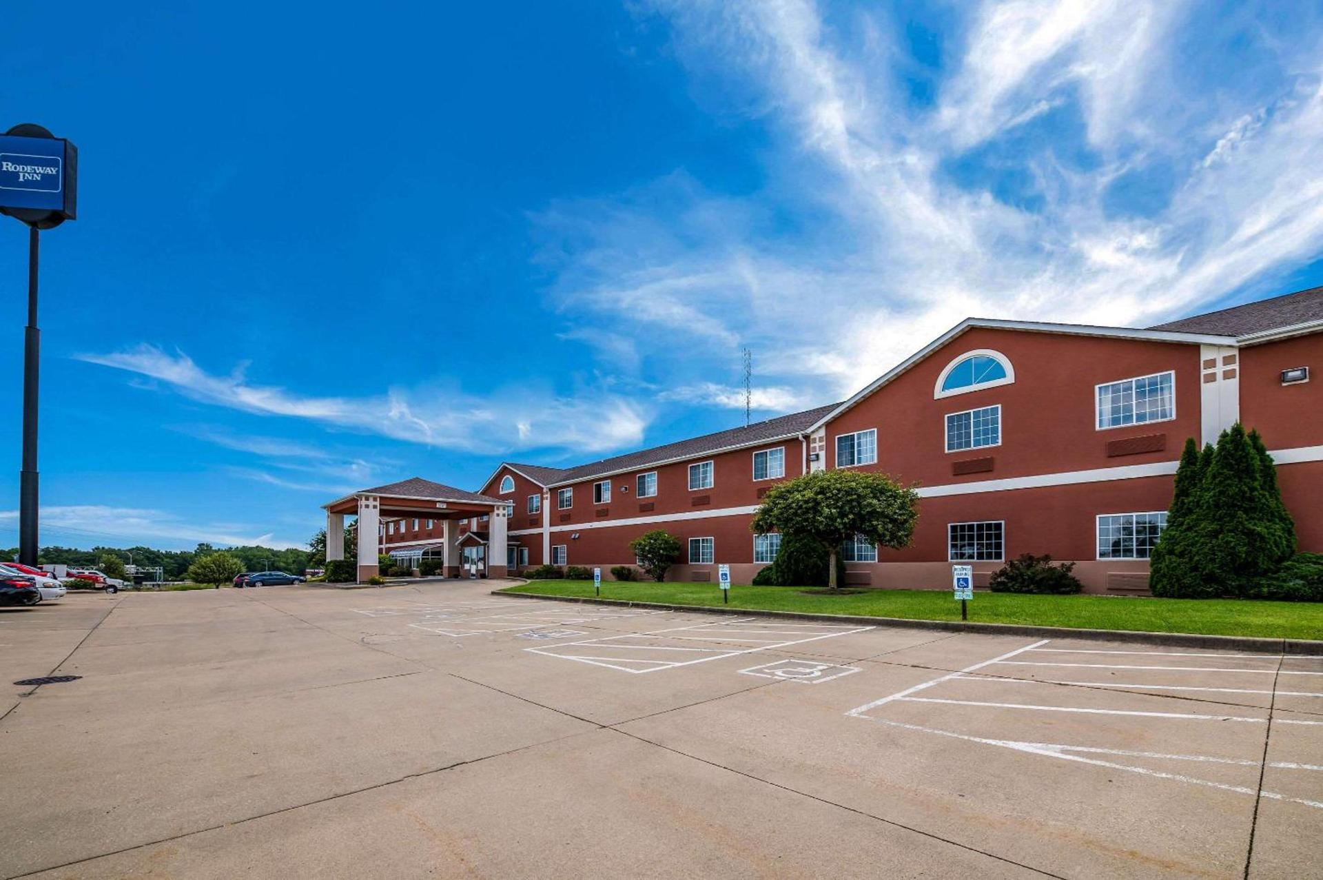 Rodeway Inn Urbana Champaign University Area photo 3