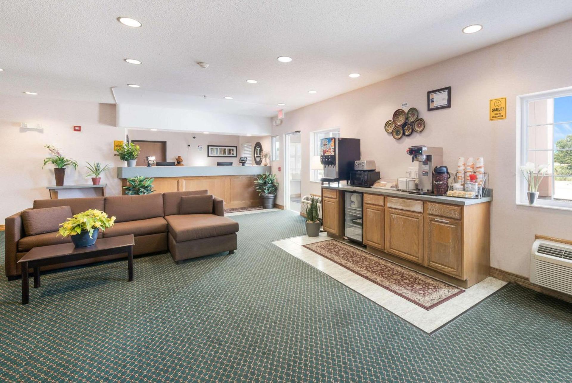 Rodeway Inn Urbana Champaign University Area photo 5