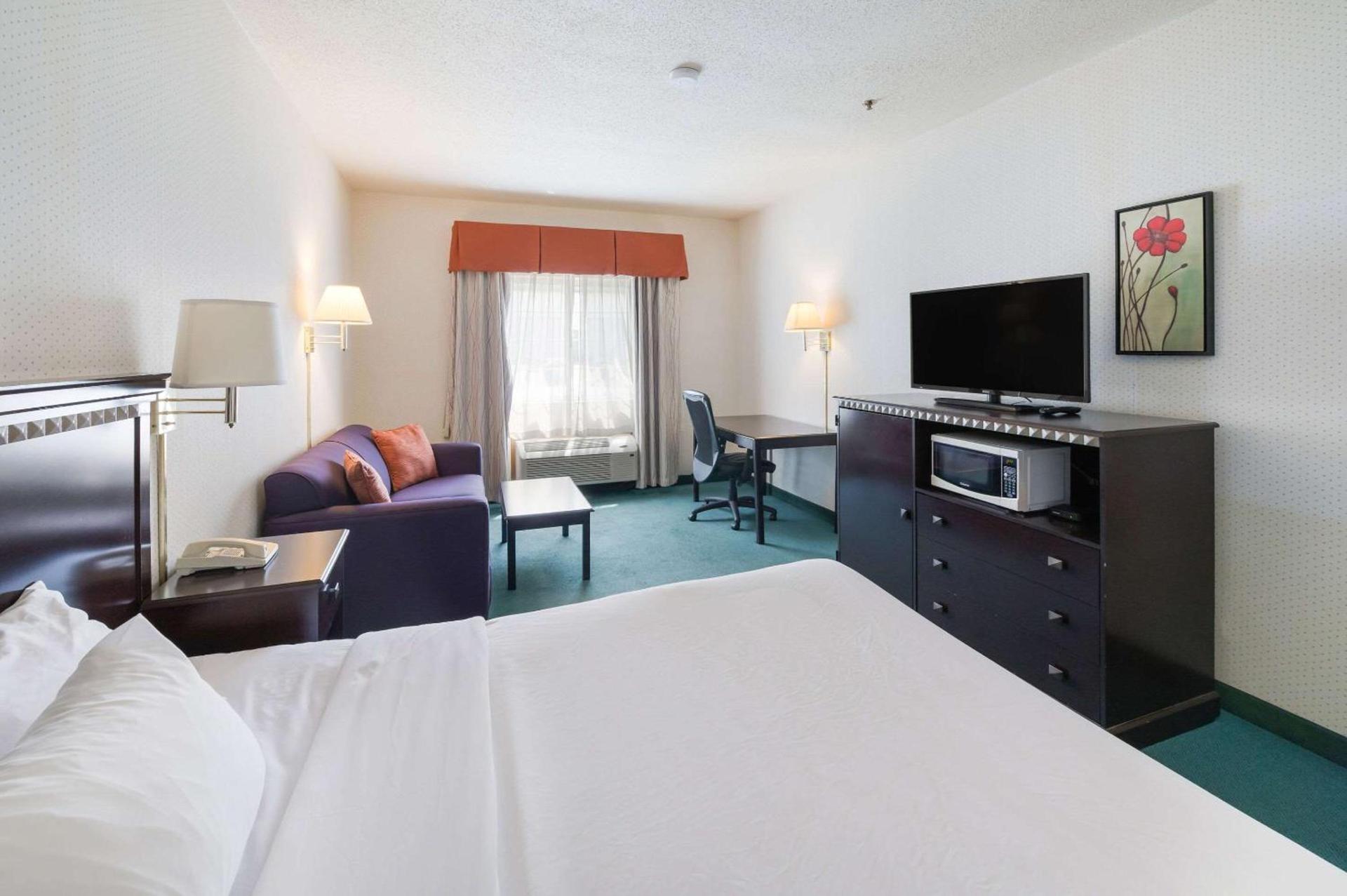 Rodeway Inn Urbana Champaign University Area photo 15