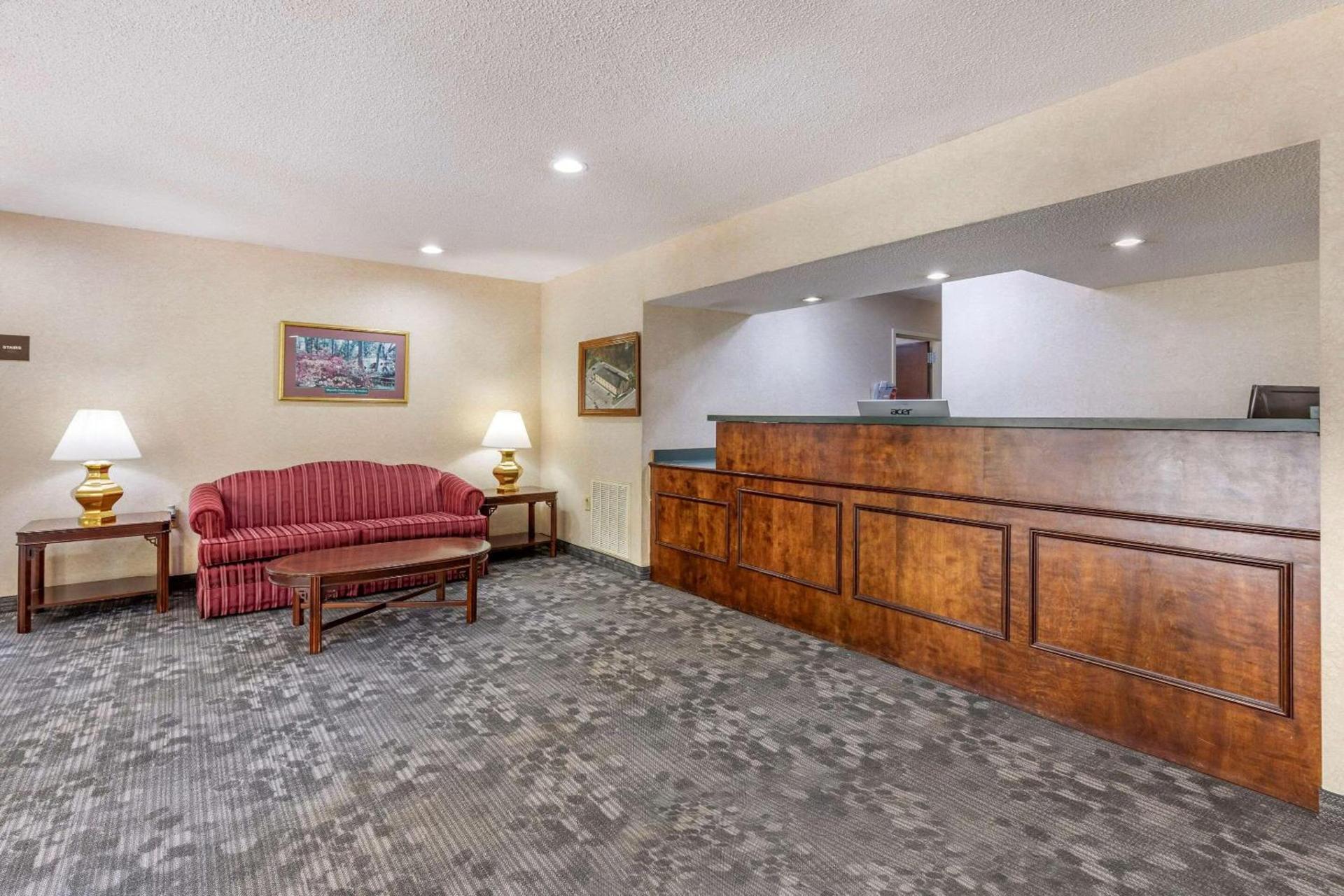 Econo Lodge Saint Stephen photo 5