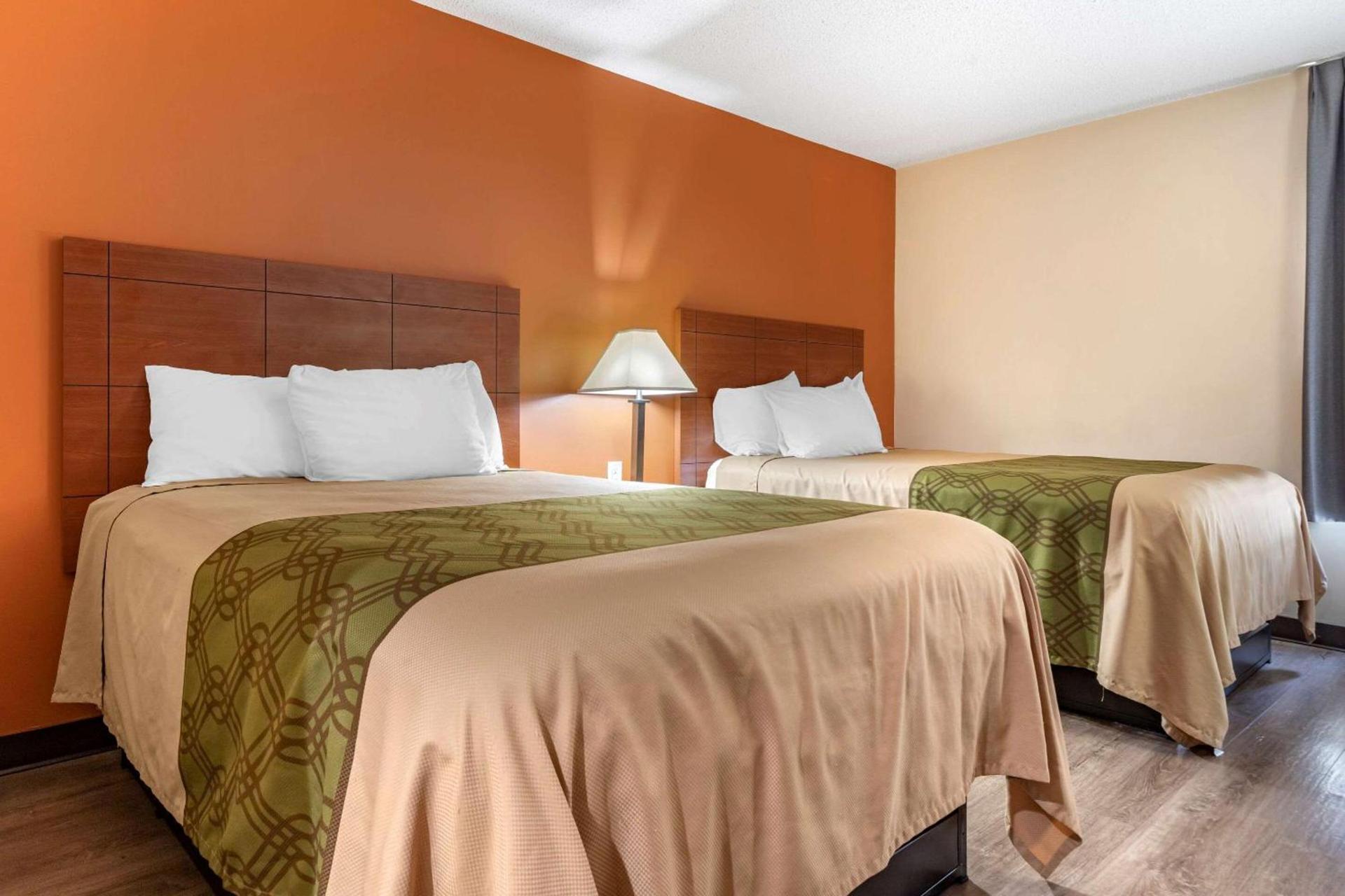 Econo Lodge Saint Stephen photo 9
