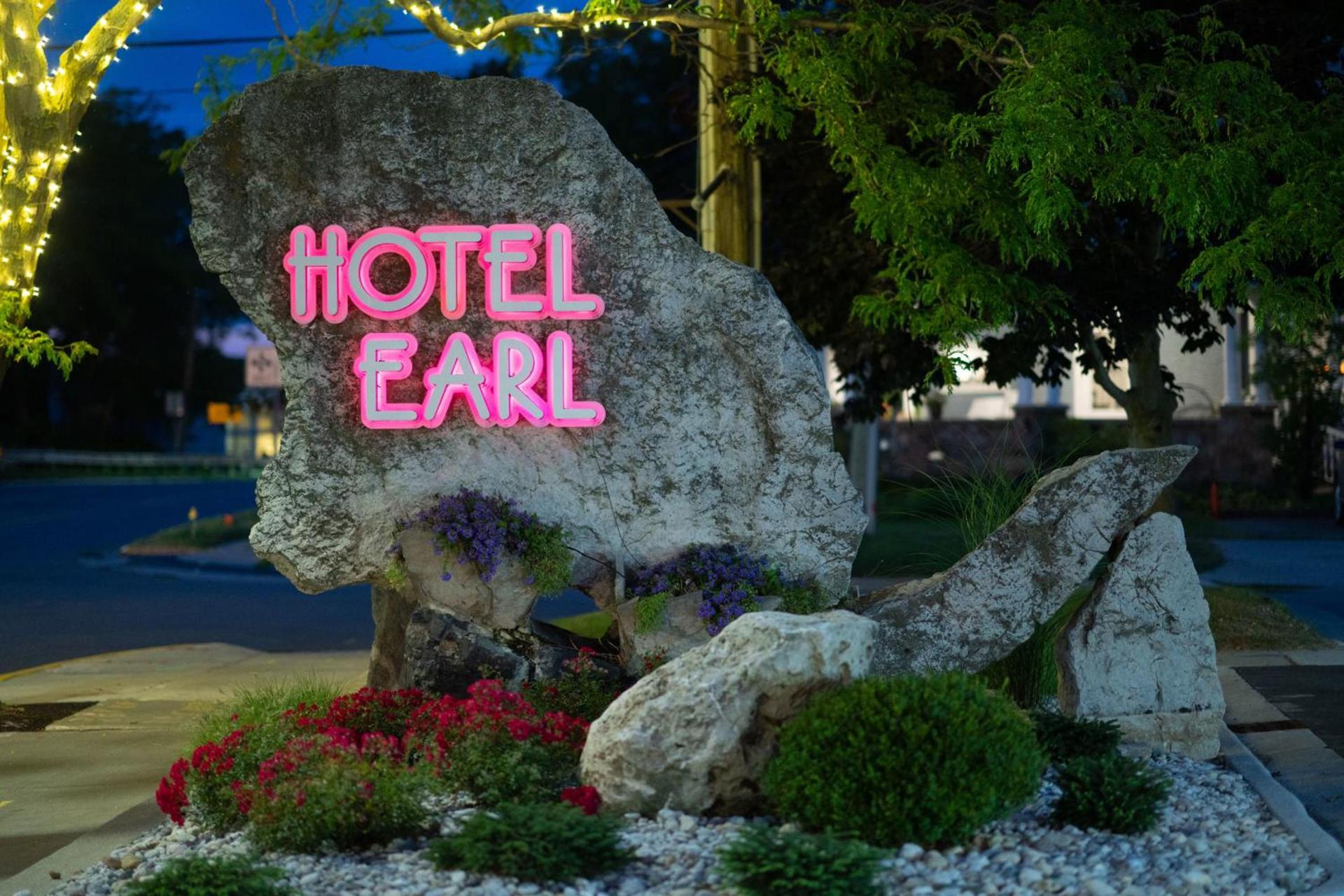 The Earl of Charlevoix photo 4