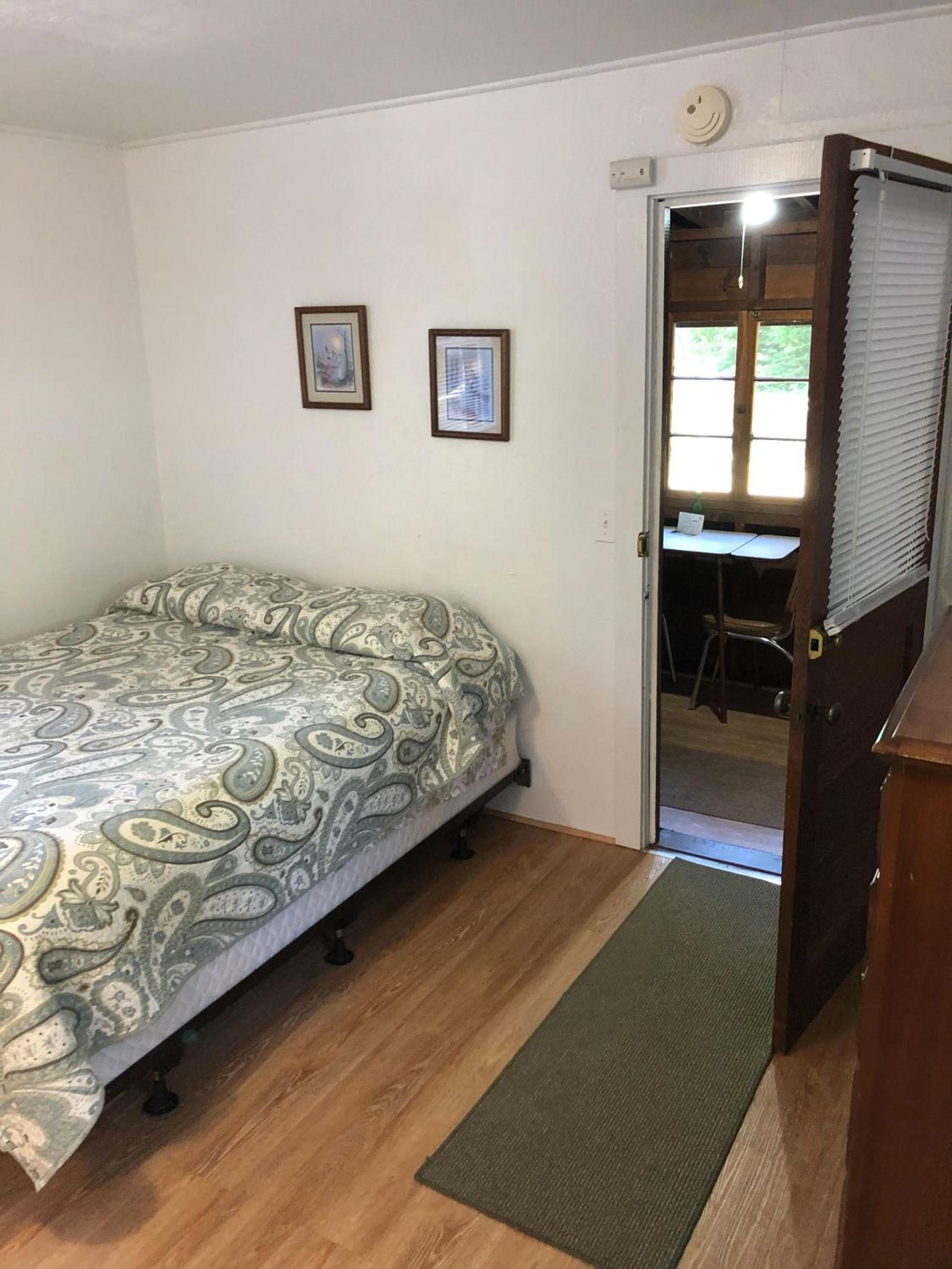 Moreno's Adirondack Cabins photo 47