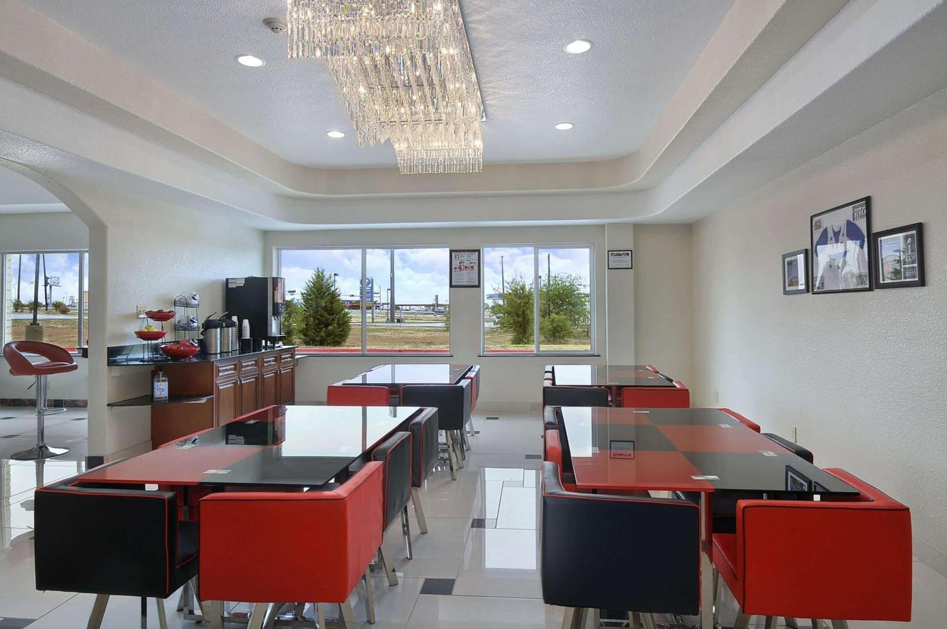 Ramada by Wyndham South Waco photo 9