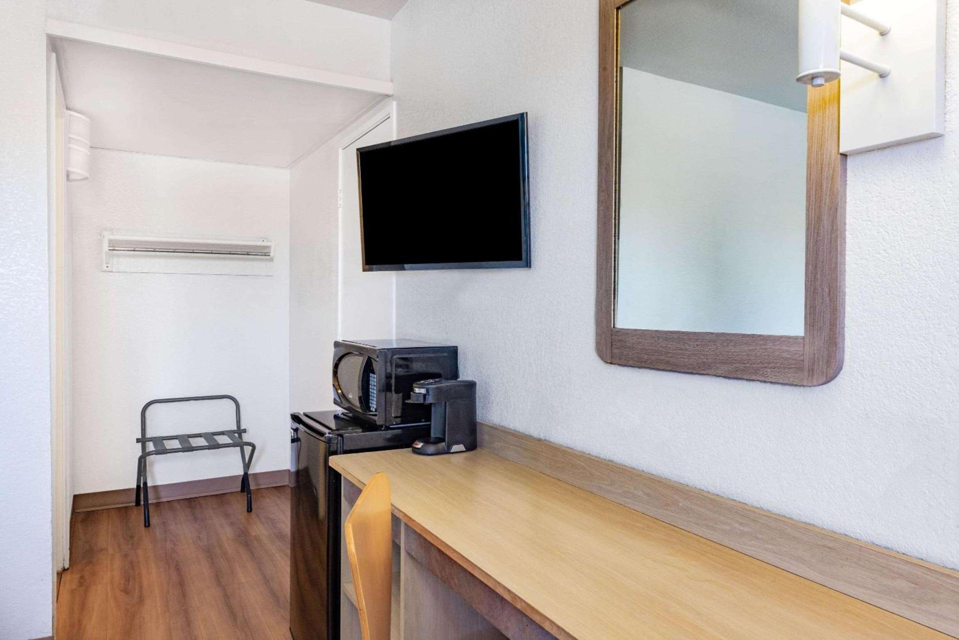 Travelodge by Wyndham Miles City photo 8