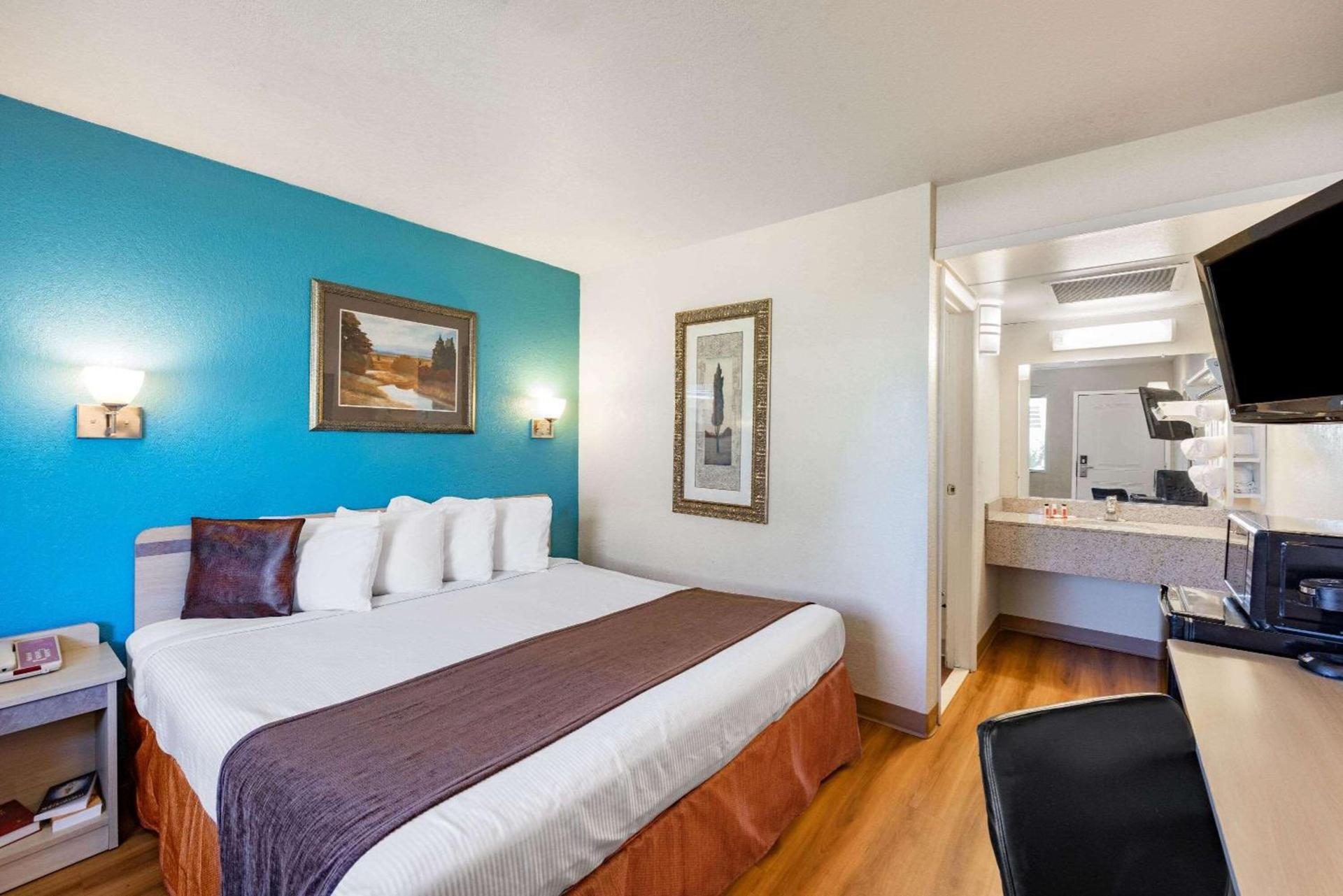 Travelodge by Wyndham Miles City photo 17