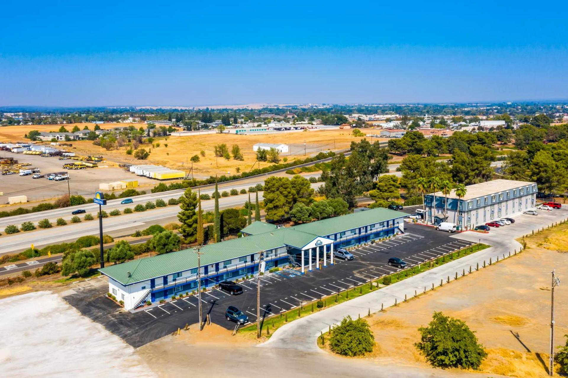 Days Inn by Wyndham Red Bluff photo 31