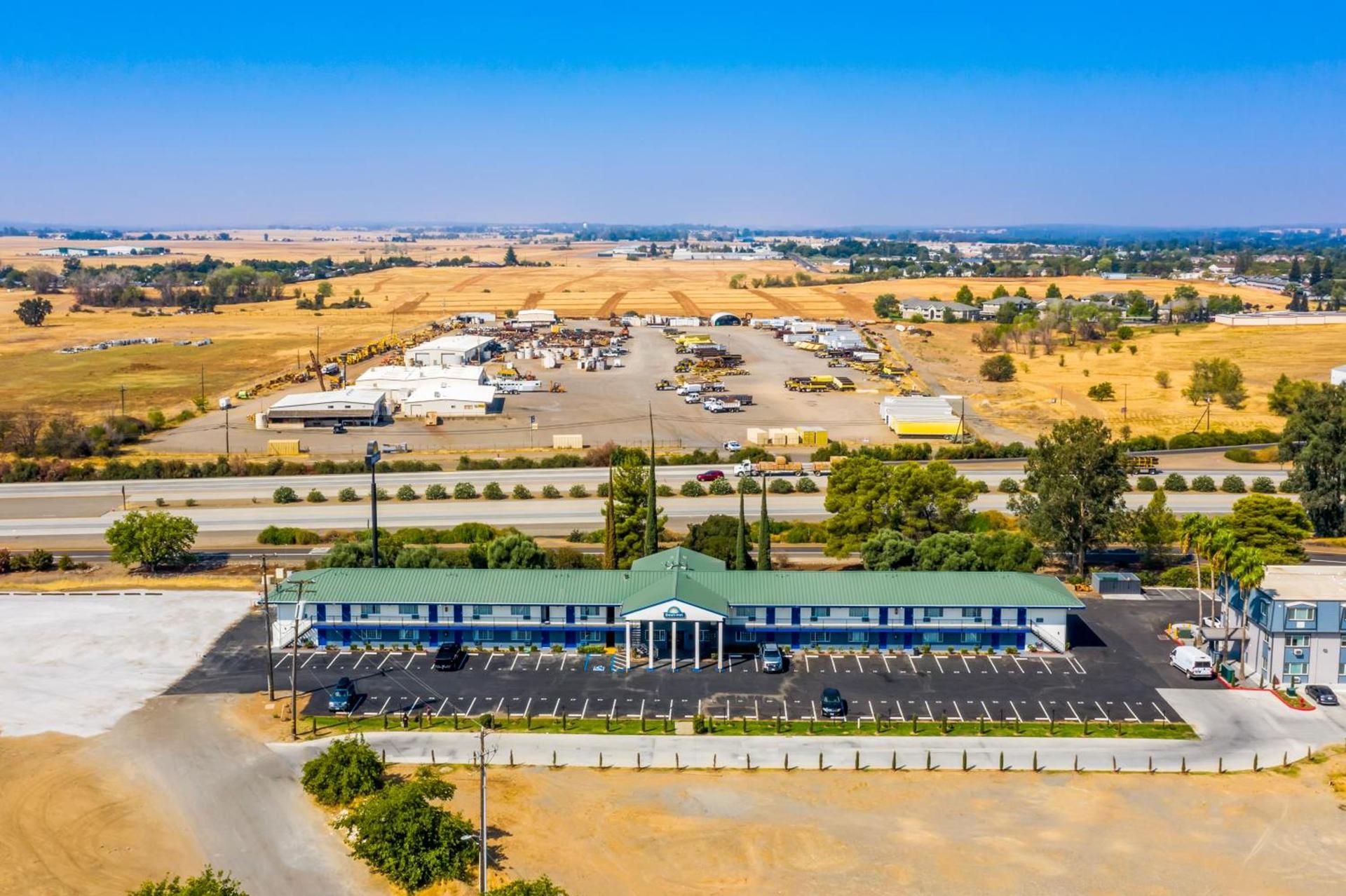 Days Inn by Wyndham Red Bluff photo 28