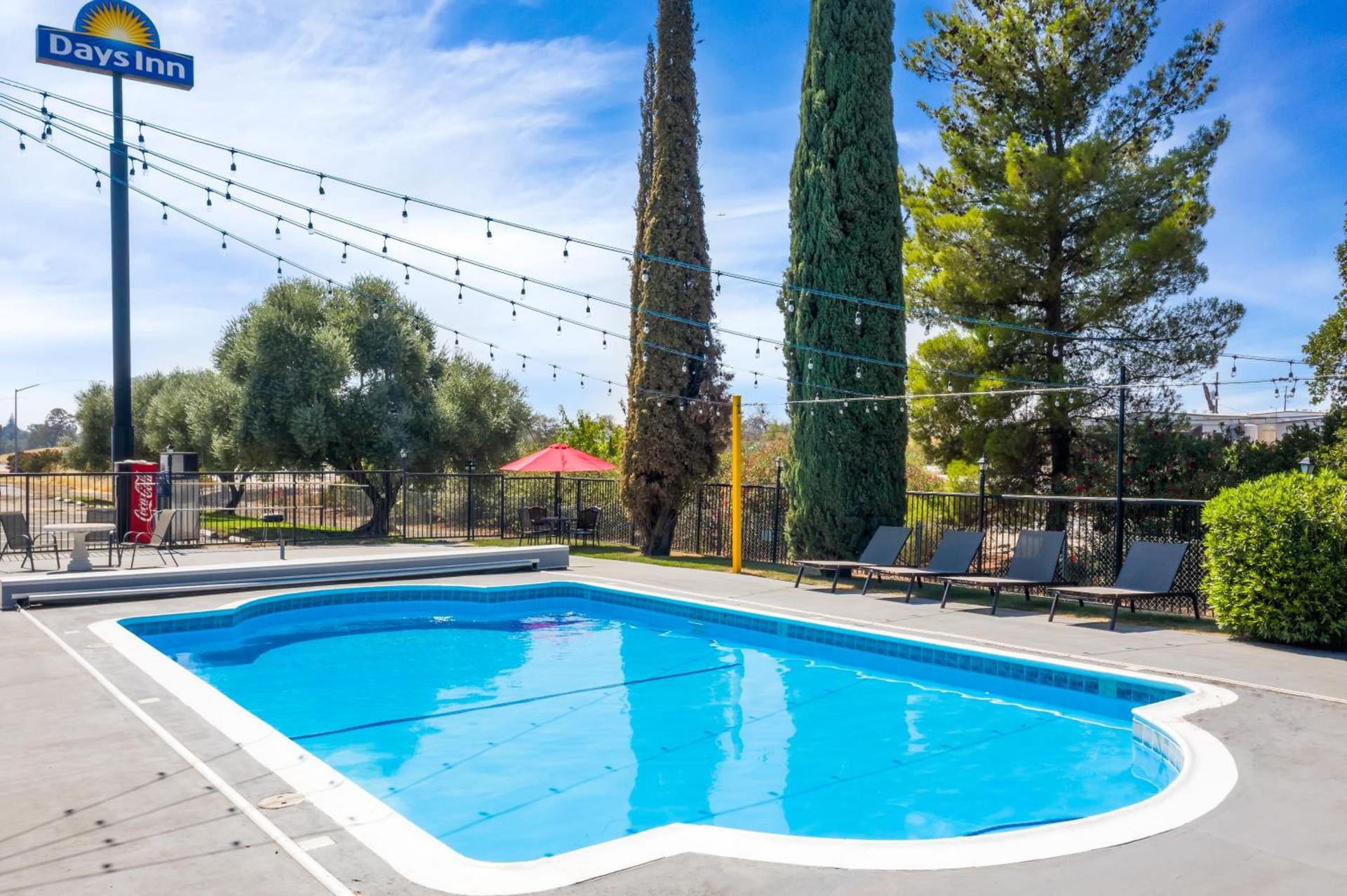 Days Inn by Wyndham Red Bluff photo 47