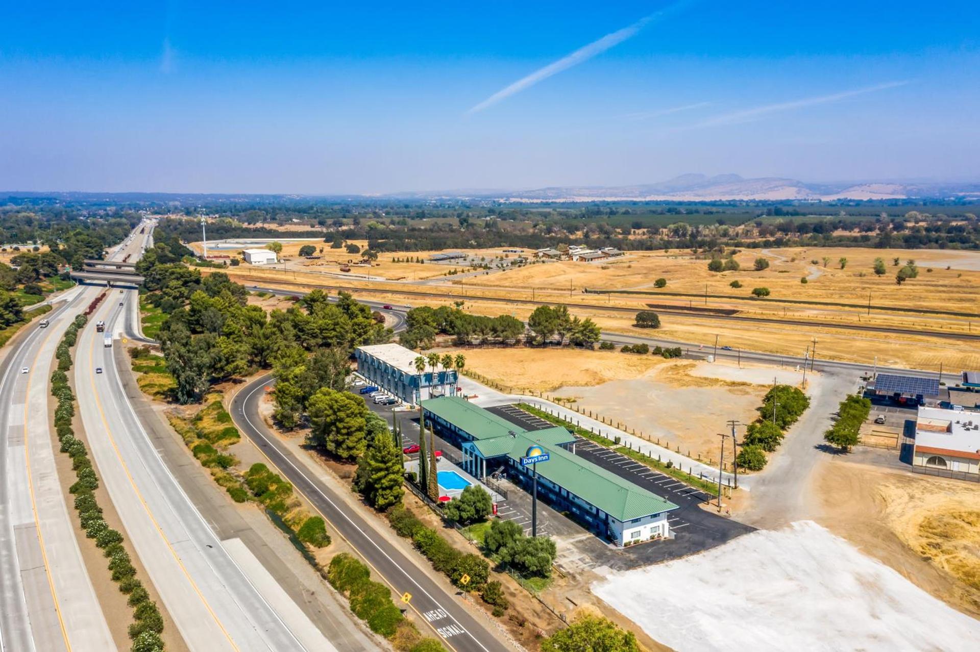 Days Inn by Wyndham Red Bluff photo 49