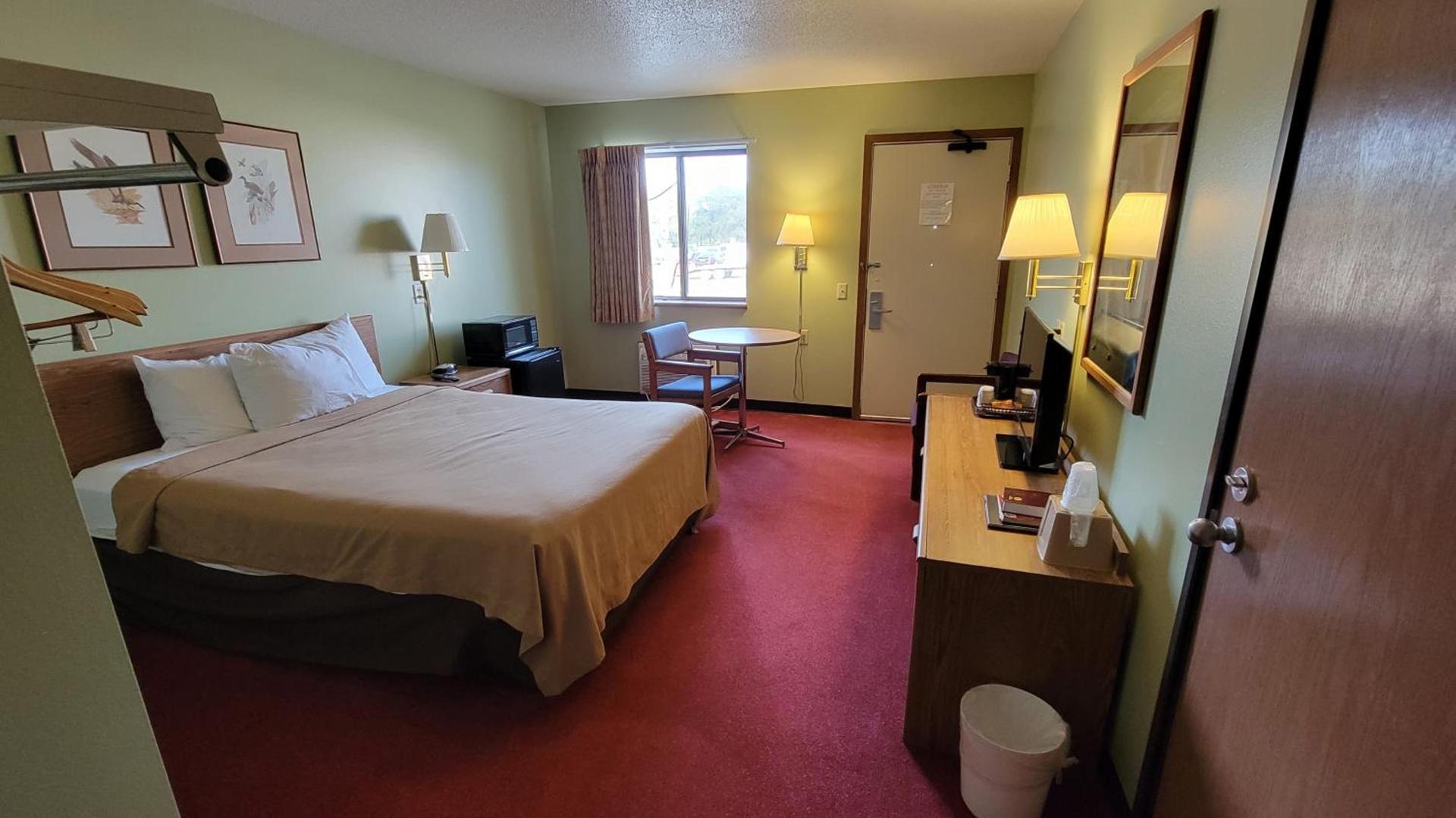 Wagner Lakeside Motel photo 11